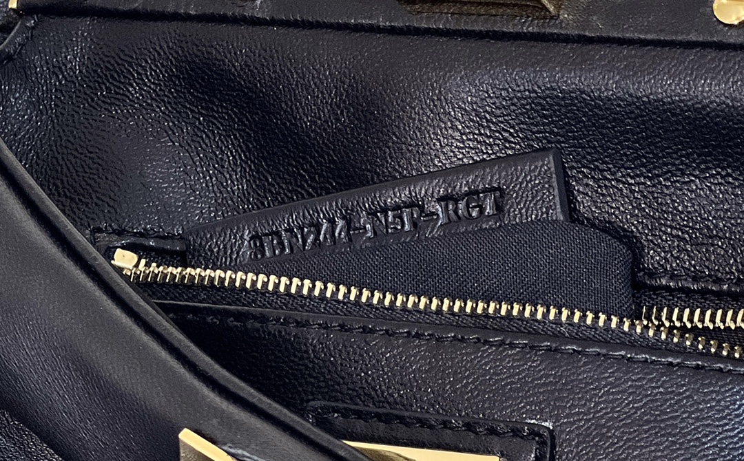 F**di peekabootote-23cm