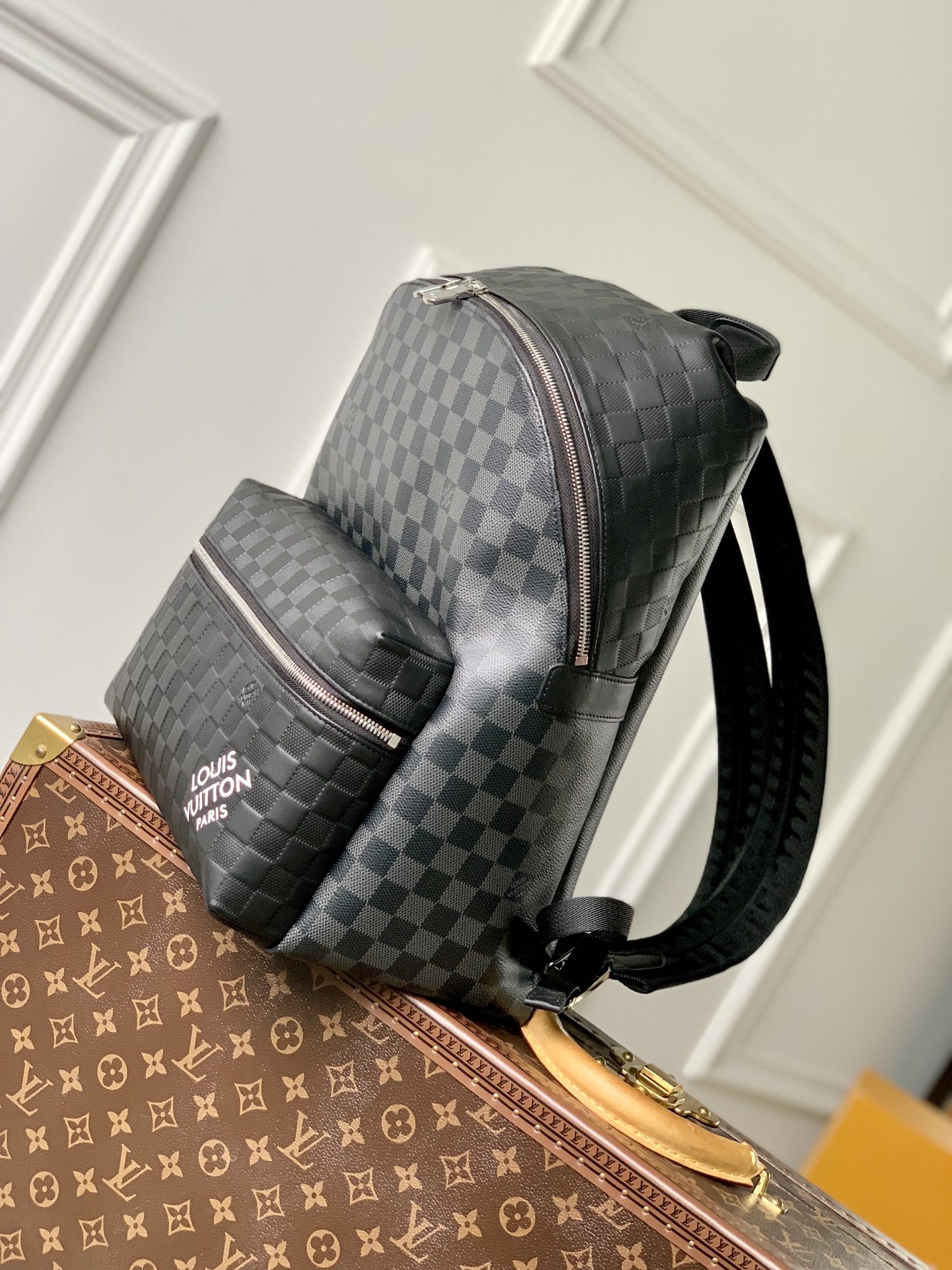 l0*is V*t0n discovery backpack-30*40*20cm