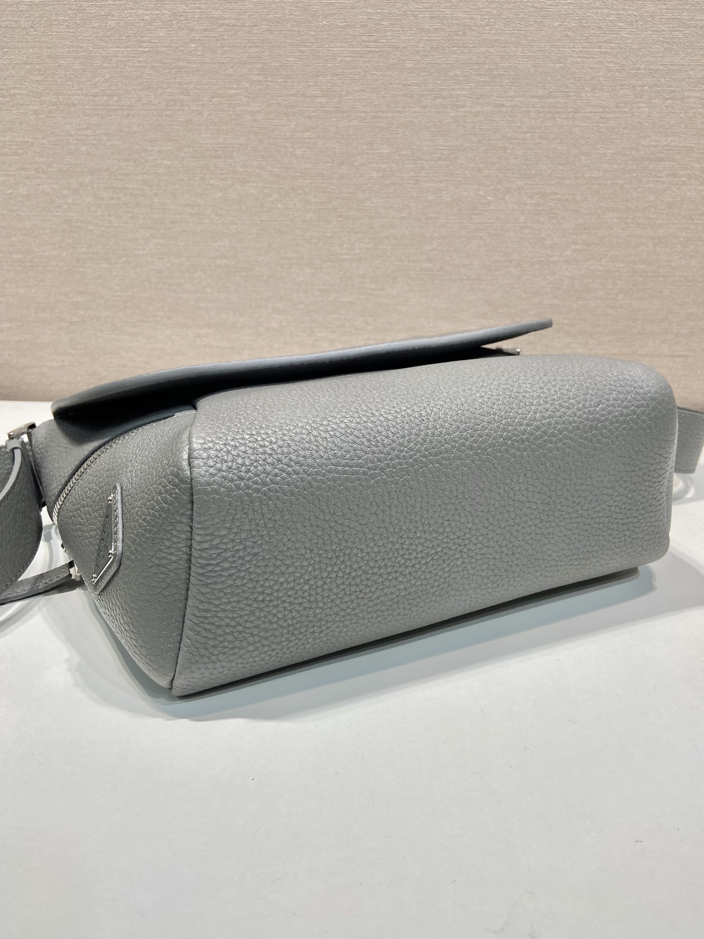 Pra*a 2vd056 messenger bag-22*2212cm