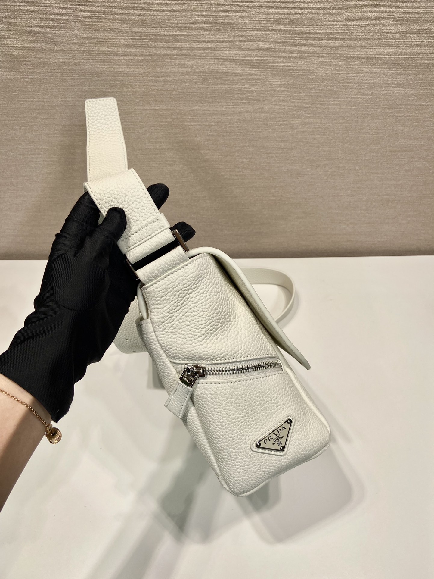 Pra*a 2vd056 messenger bag-22*2212cm