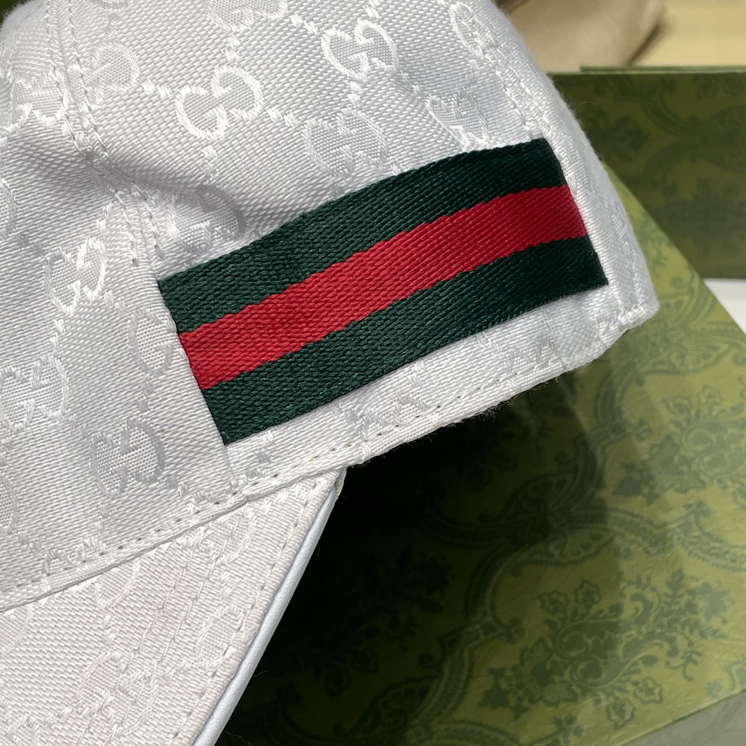 G*u*i hats