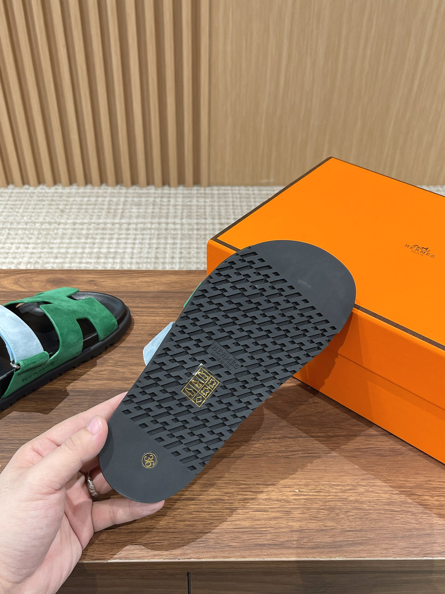 H**mes slides