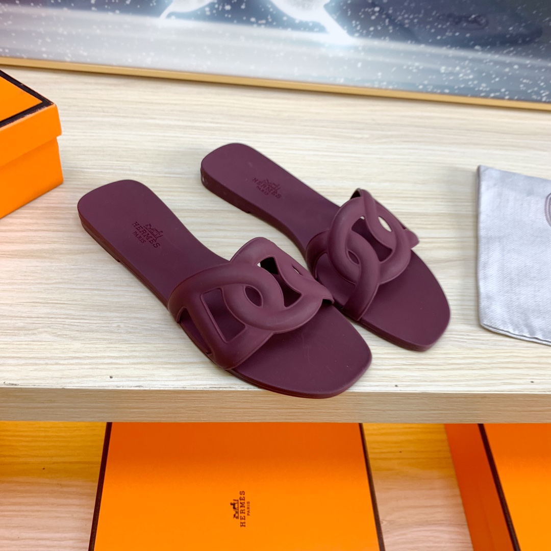 H**mes sandals