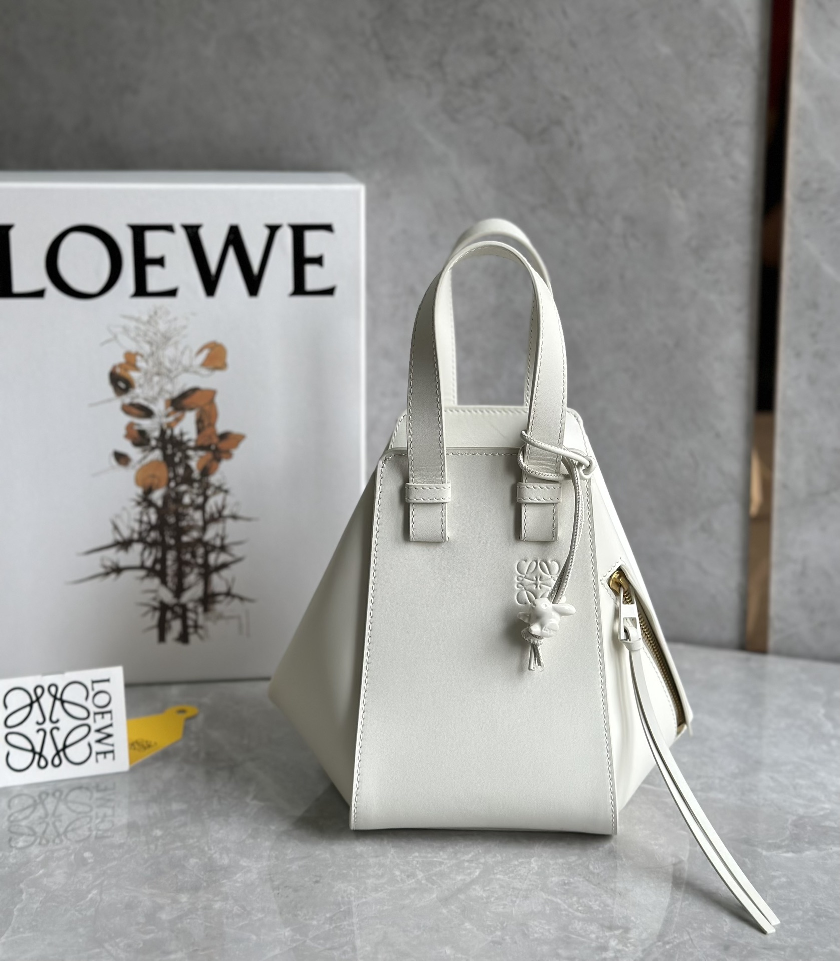 L0ew* hammock bag-19.5*14.4*20.8cm