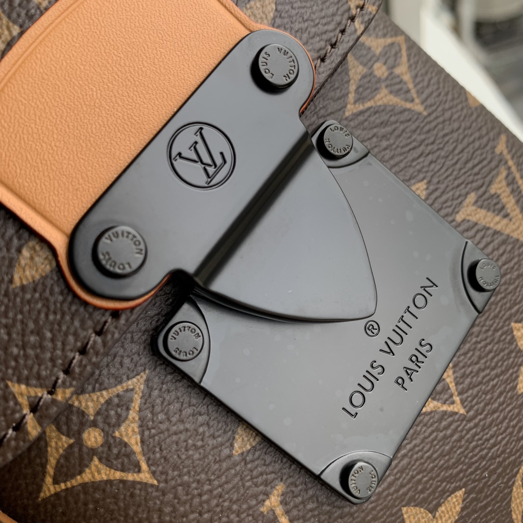 l0*is V*t0n s-lock vertical wearable handbag-12*19*7cm