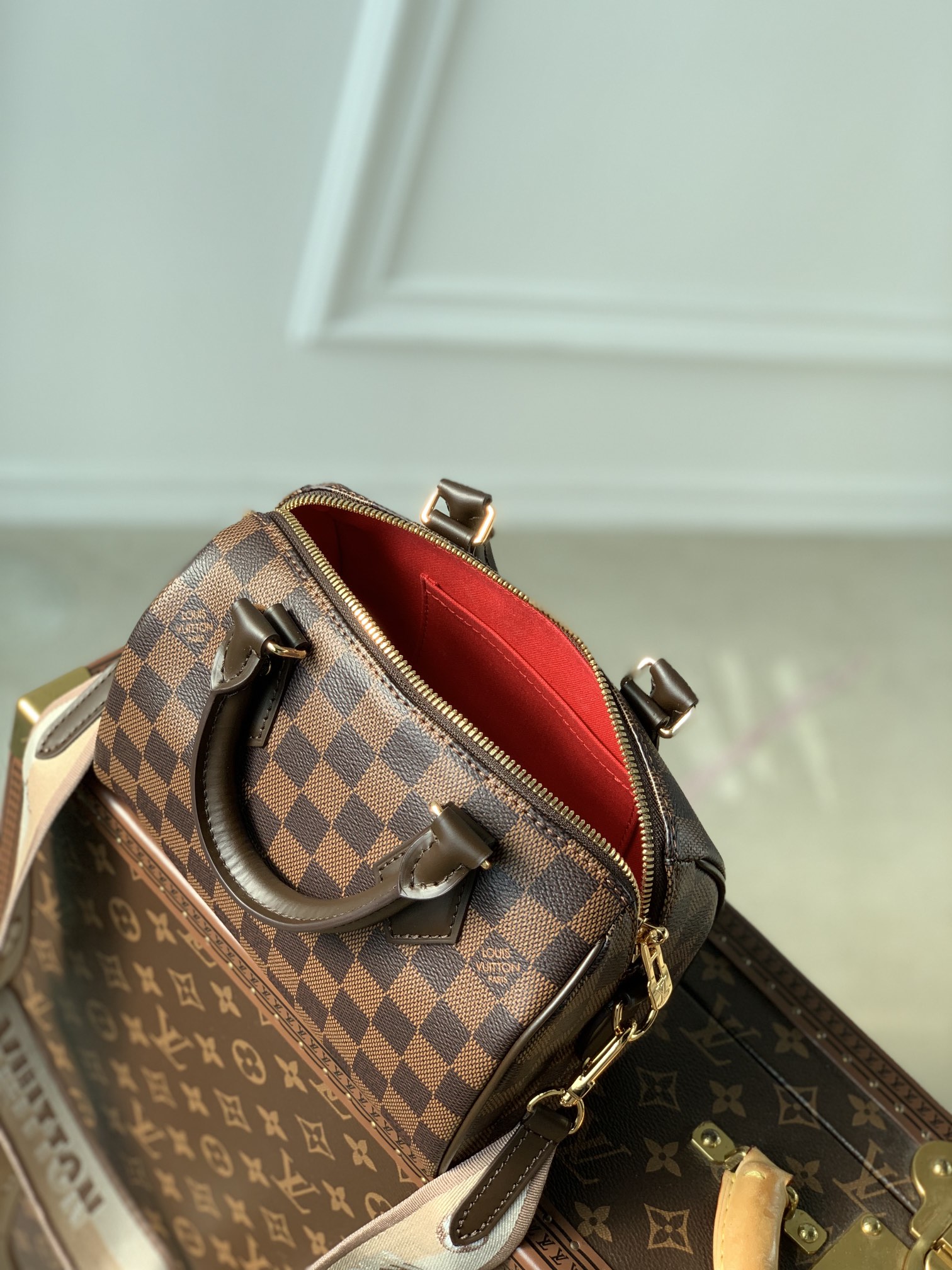 l0*is V*t0n speedy m40489 20 -20.5 x 13.5 x 12cm