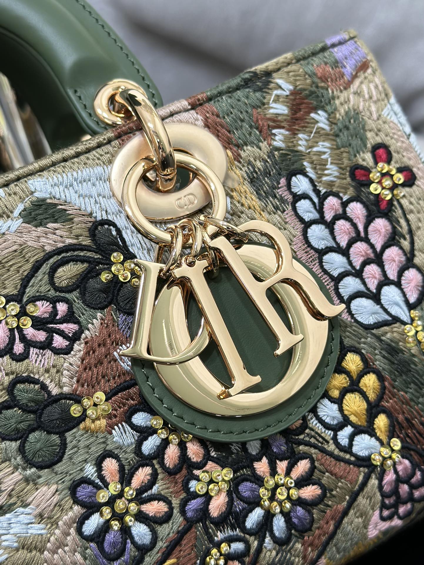 lady D*or handle bag-26 x 13.5 x 5cm