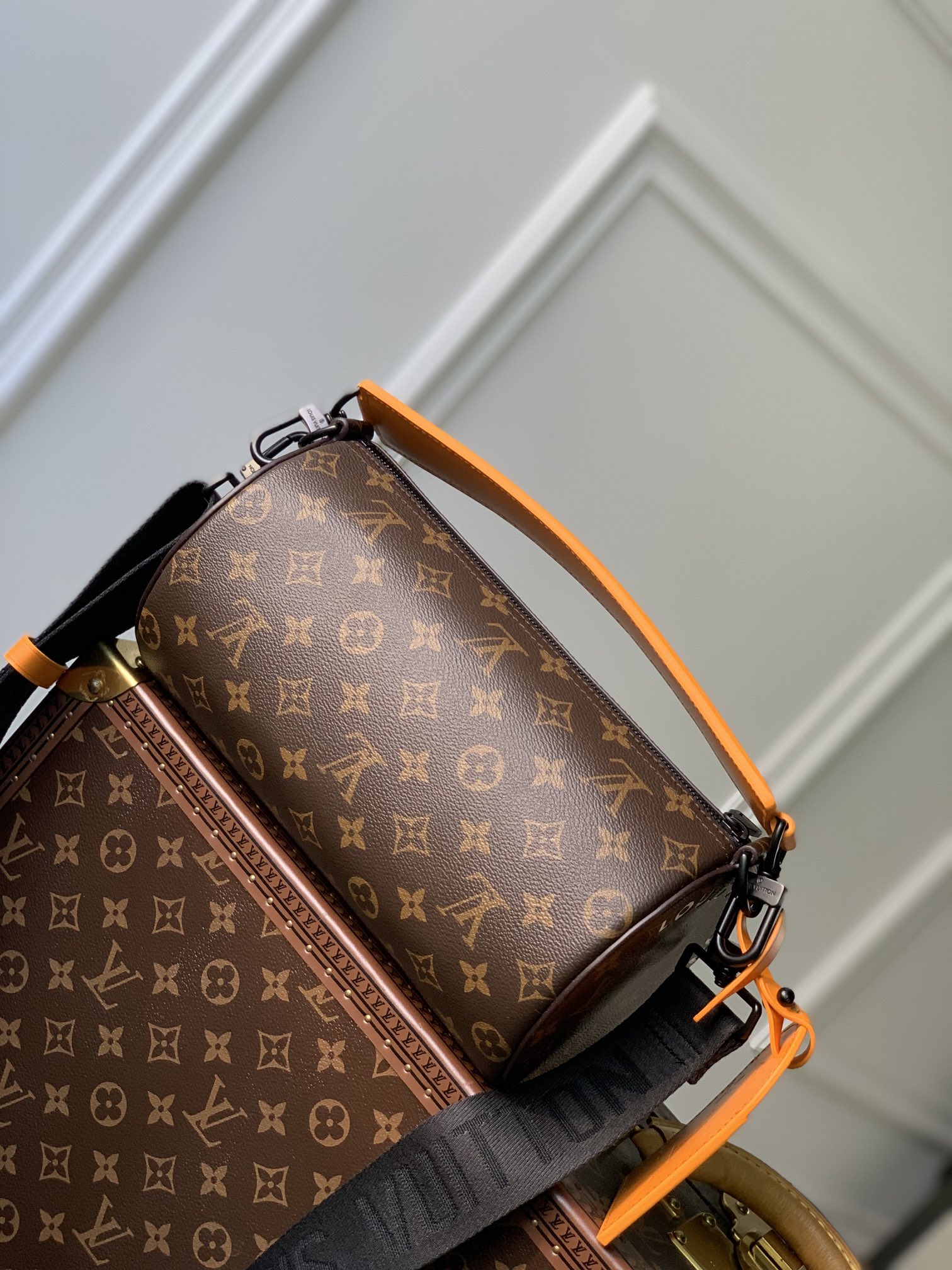 l0*is V*t0n soft polochon bag m46692-27x 15x 15cm