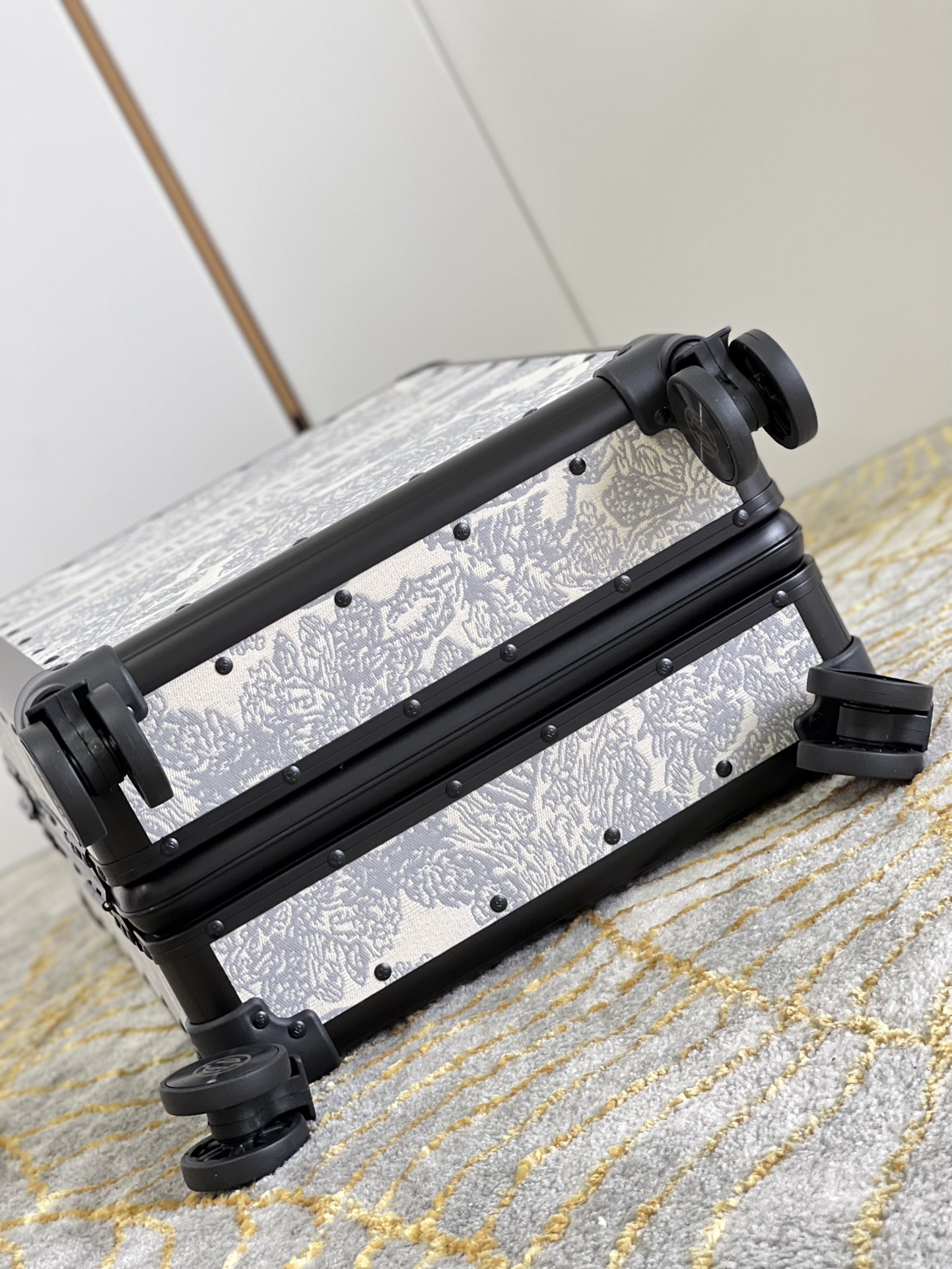 D*or oblique travel box-37*21*57cm