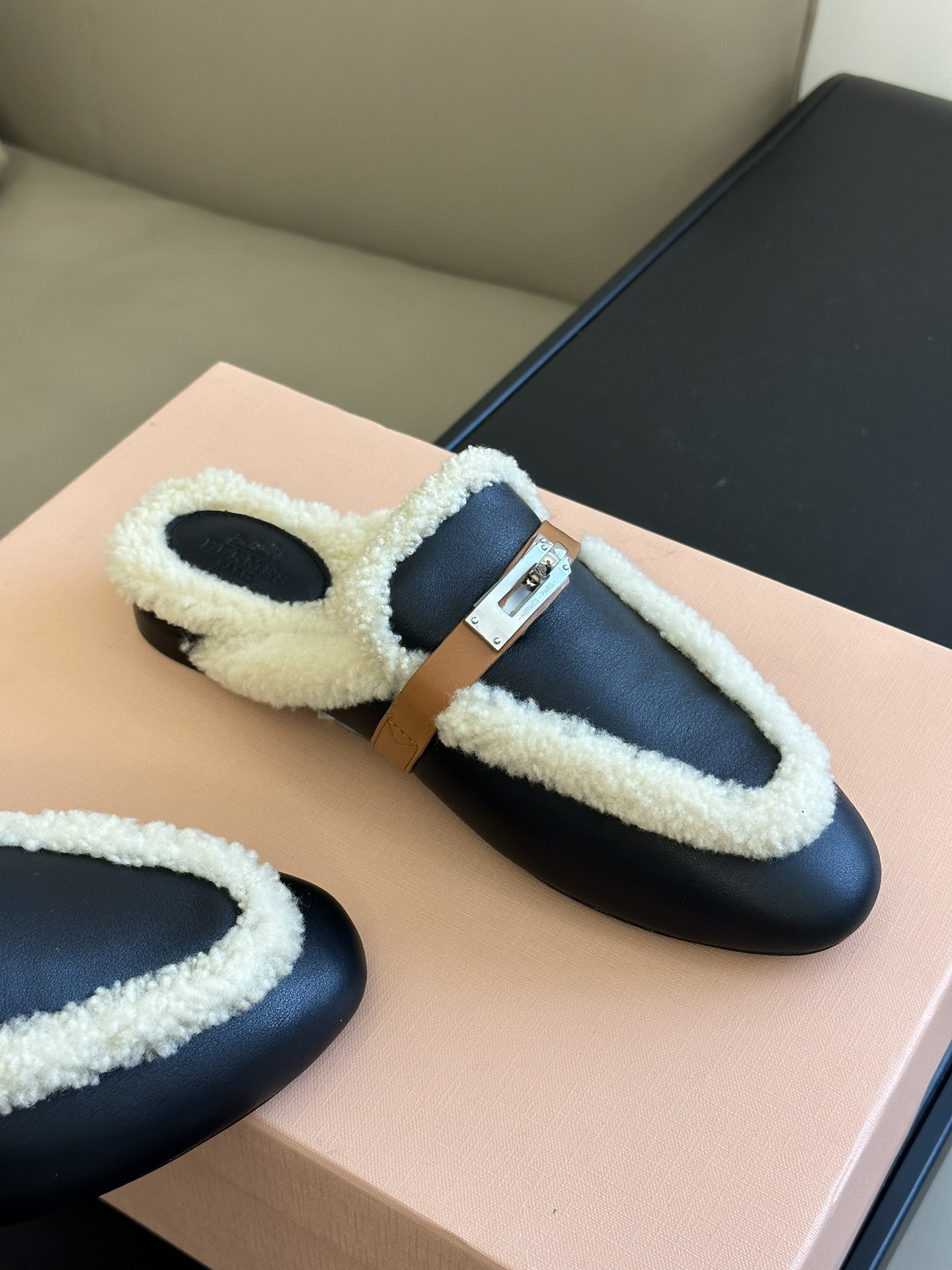 H**mes slides