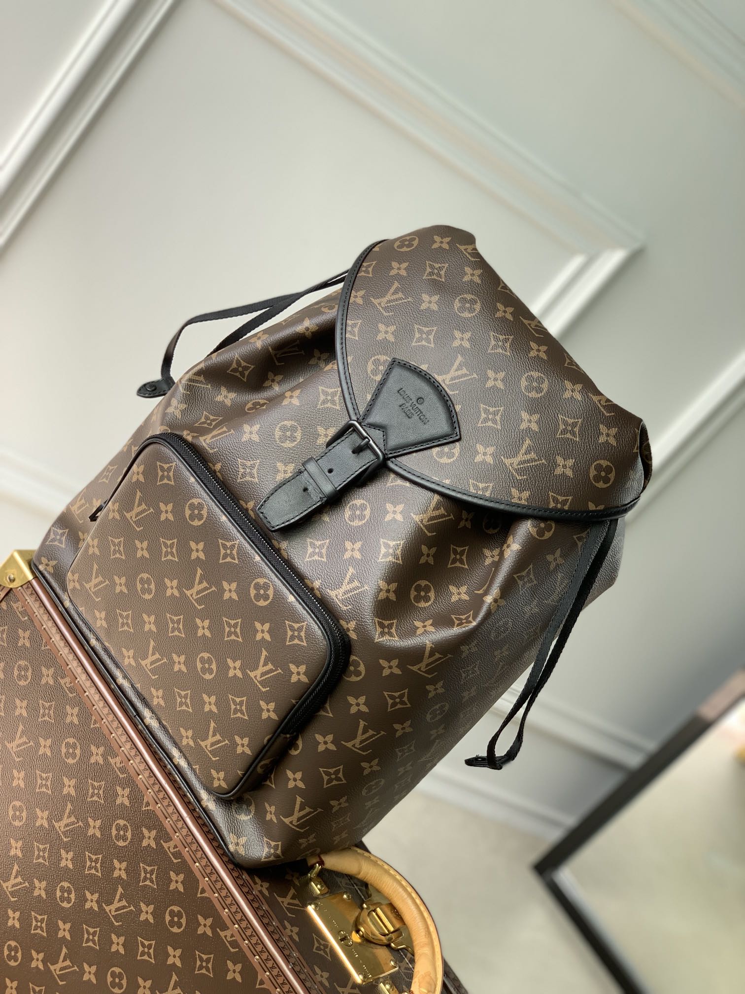 l0*is V*t0n montsouris backpack-32 x 40 x 19cm