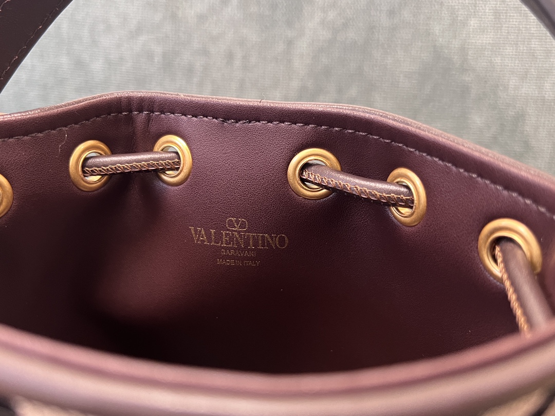 Va1e*ntin0 garavanivlogo signature bag-12*18*10cm