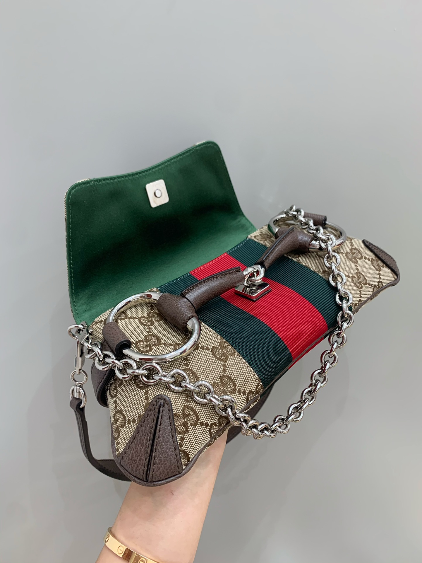 G*u*i horsebit chain 2023-27x11x5cm
