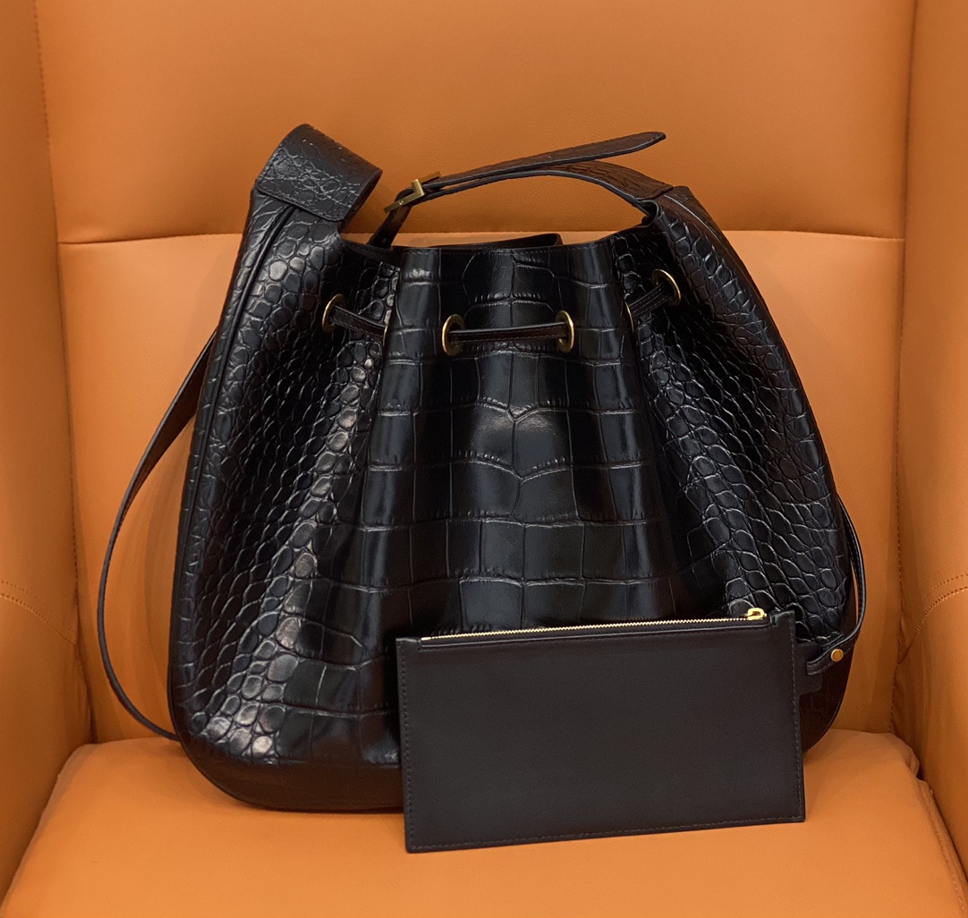 Y*L hobo bag-44×33×2.5cm