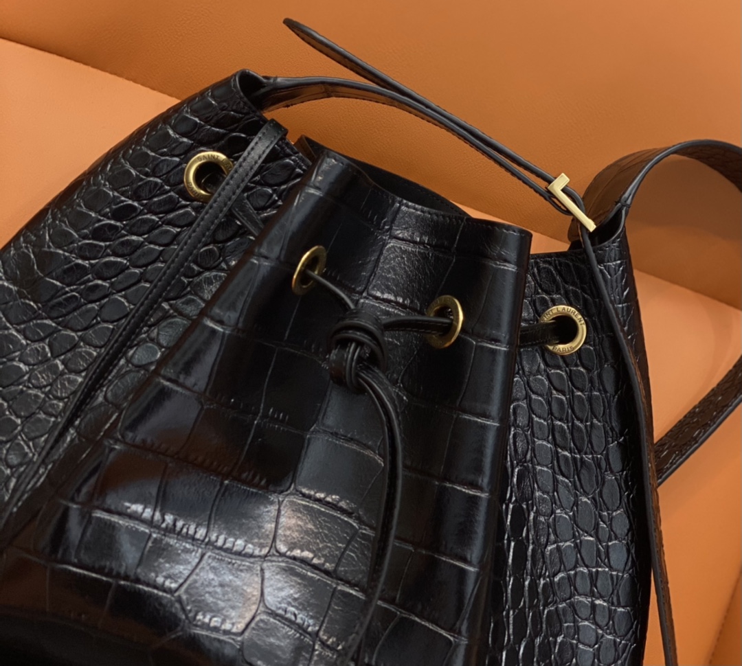 Y*L hobo bag-44×33×2.5cm