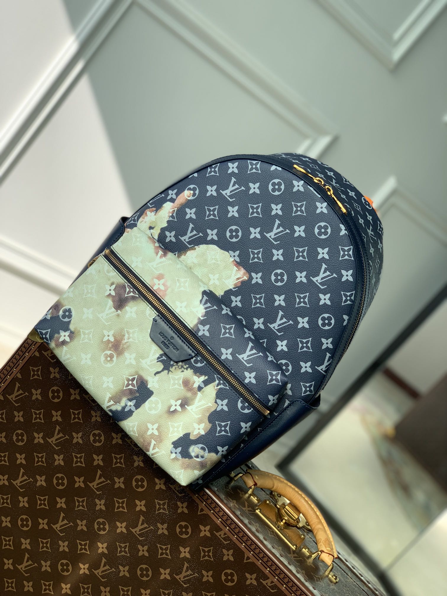 l0*is V*t0n discovery backpack-29*38*20cm