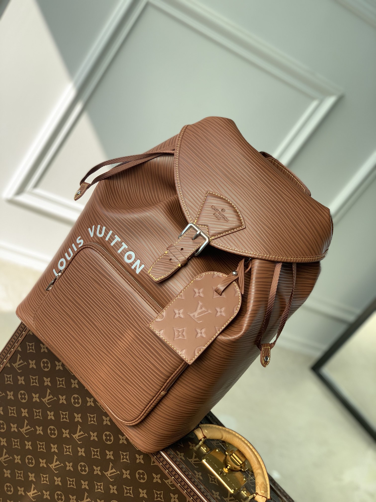l0*is V*t0n montsouris backpack-32 x 40 x 19cm