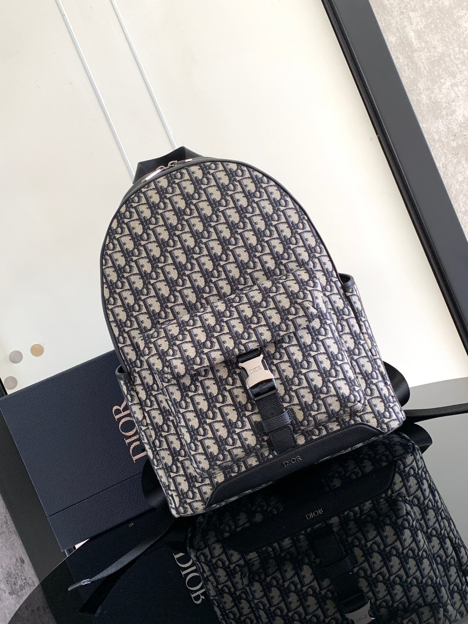 D*or explorer backpack-30 x 42 x 14.5cm