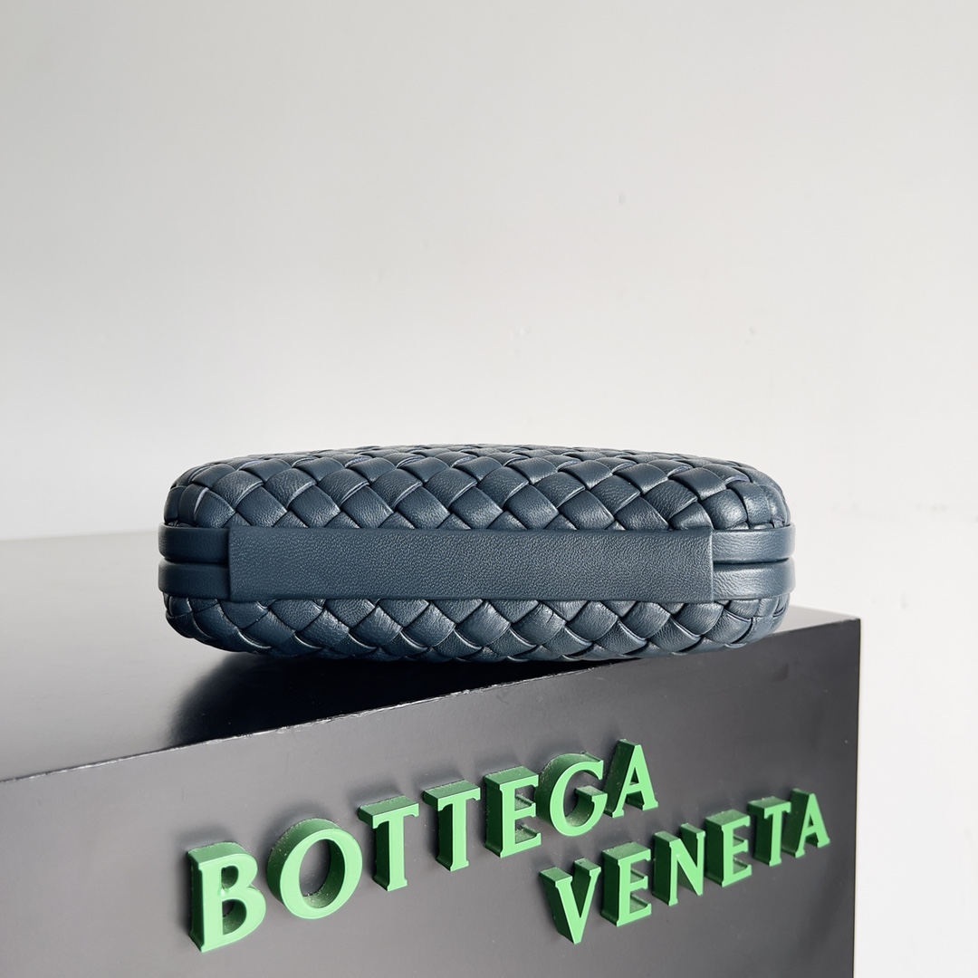 b0tte*a Ven*ta knot pouch-20.5*6*12.5cm