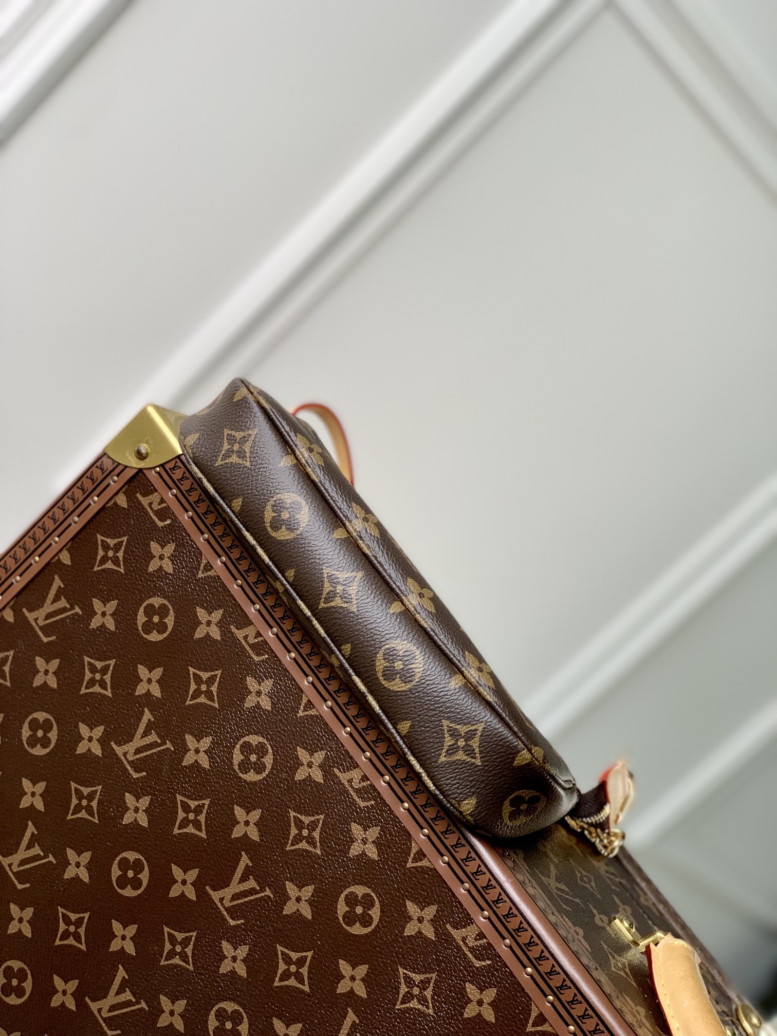 l0*is V*t0n pochette accessoire-23.5 x 13.5 x 4cm