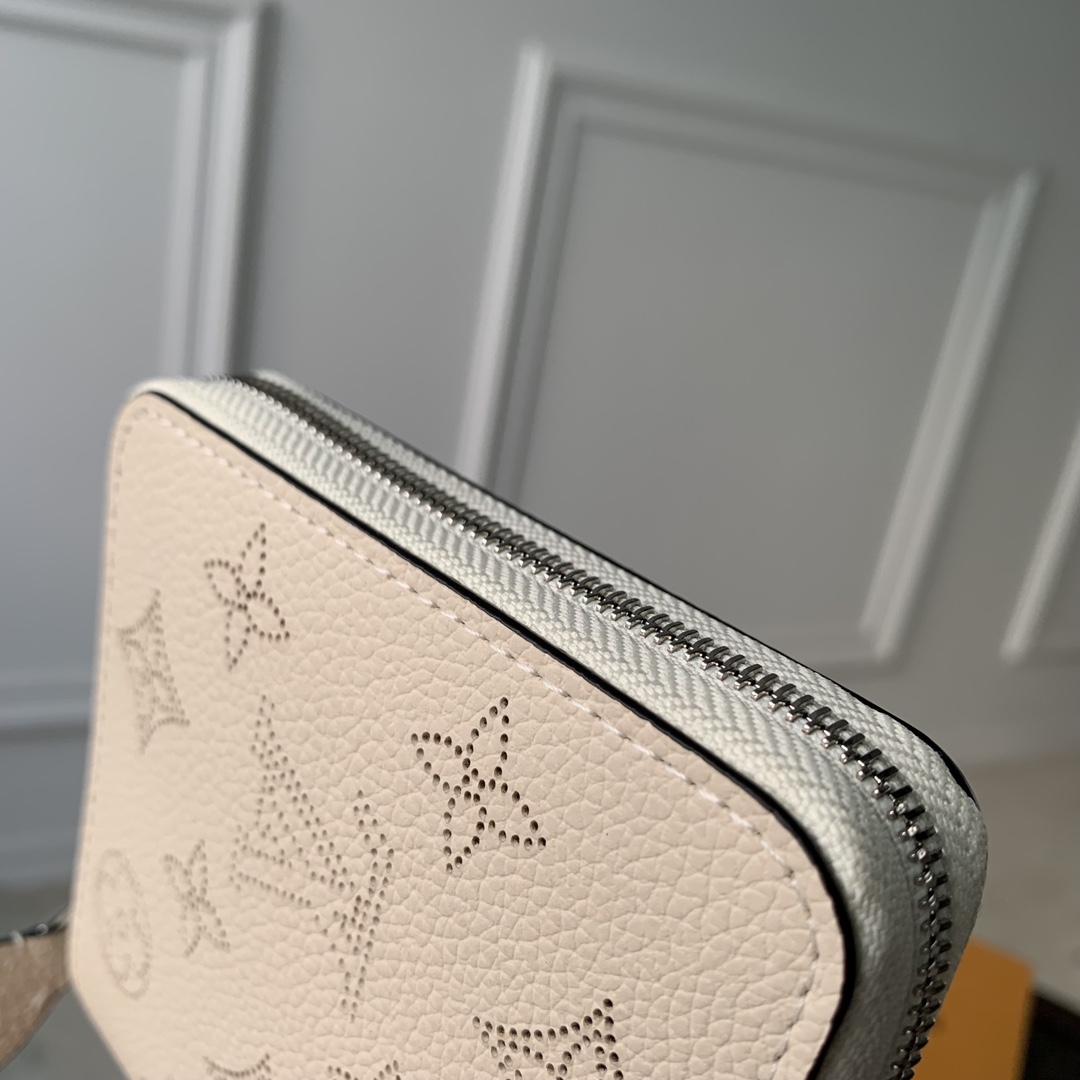 l0*is V*t0n wallet-m81558-11.5 x 10.5 x 2cm