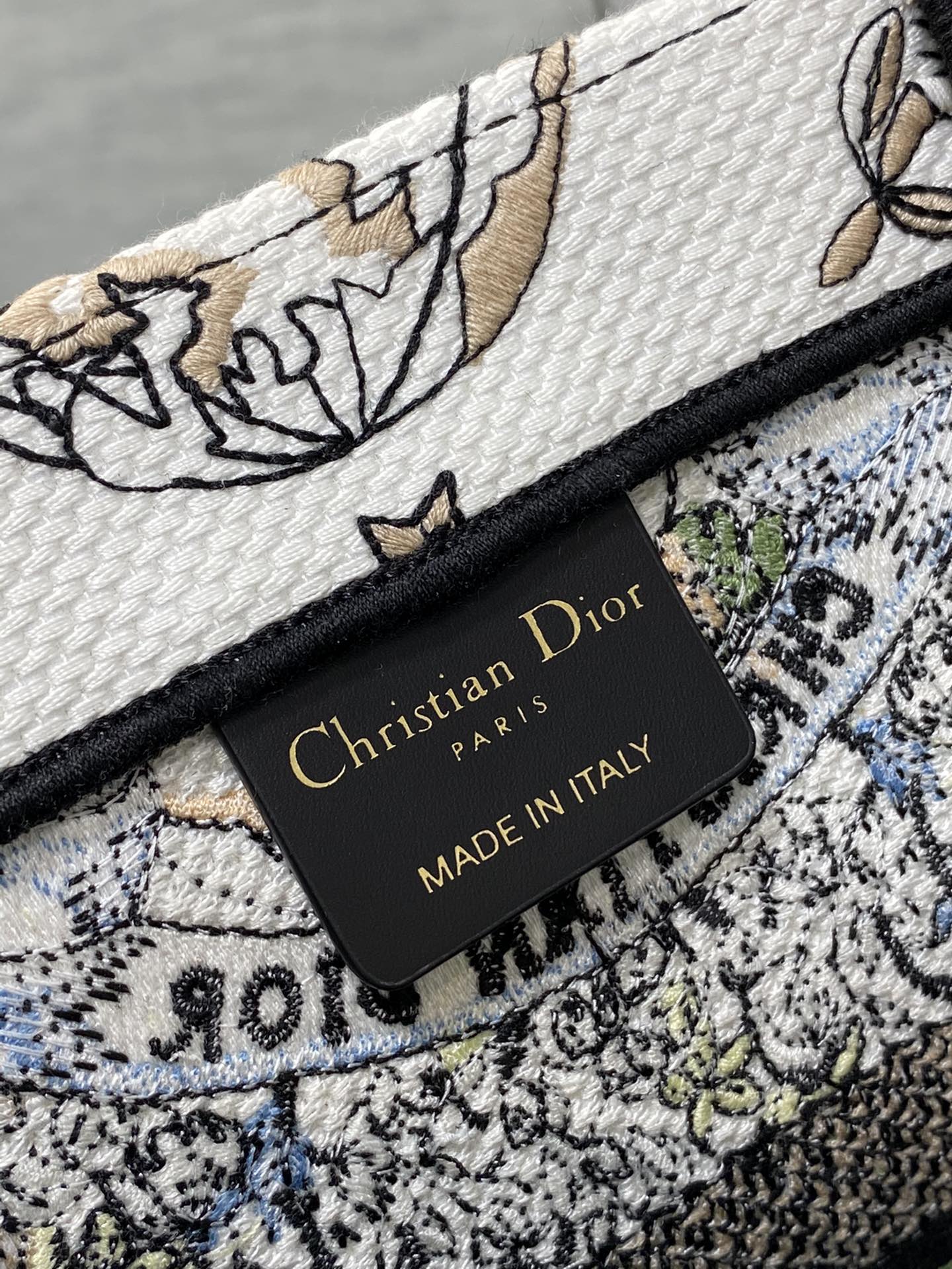 D*or small book tote-36.5cm
