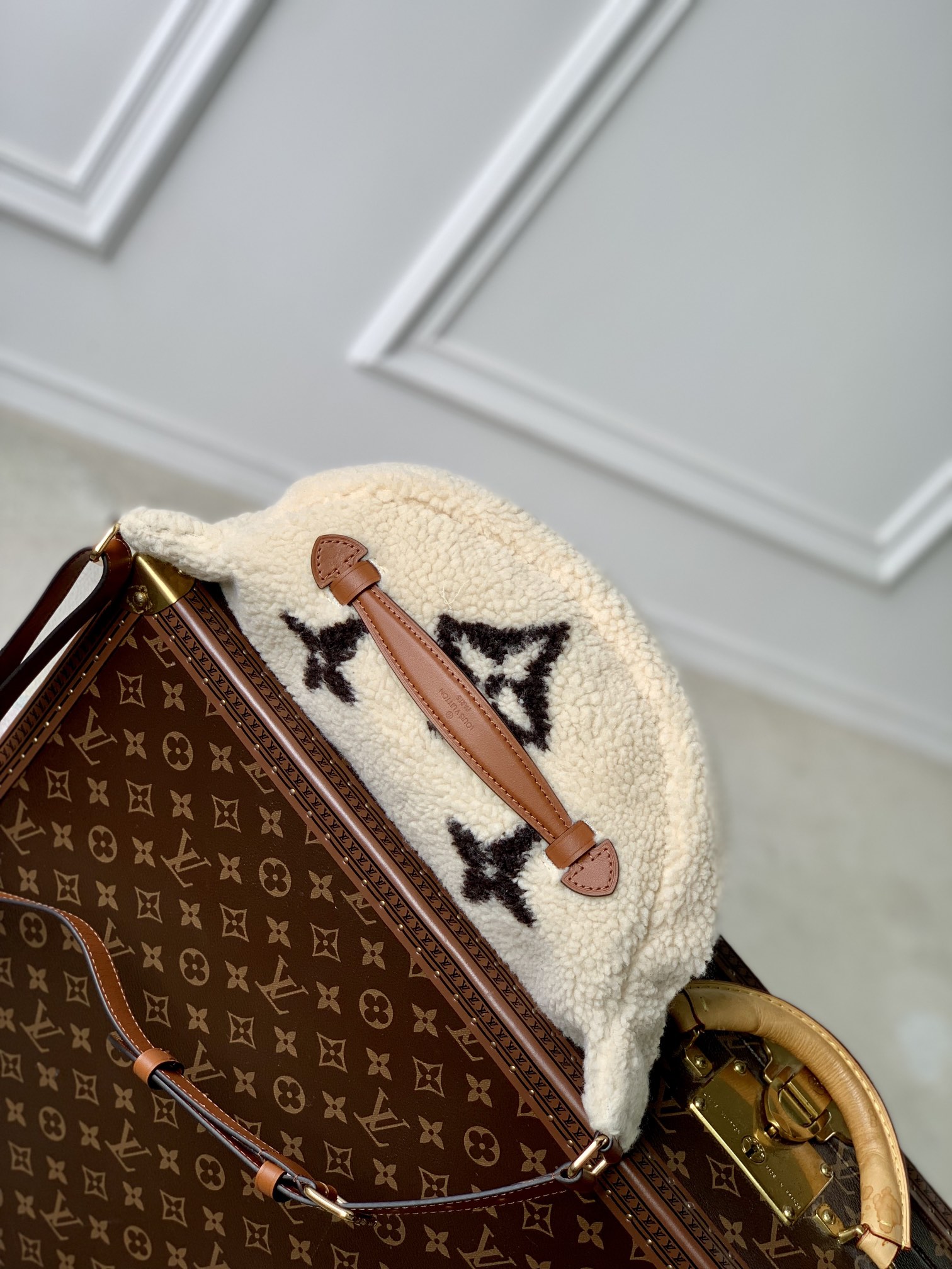 l0*is V*t0n bumbag-m23715-37*14*13cm