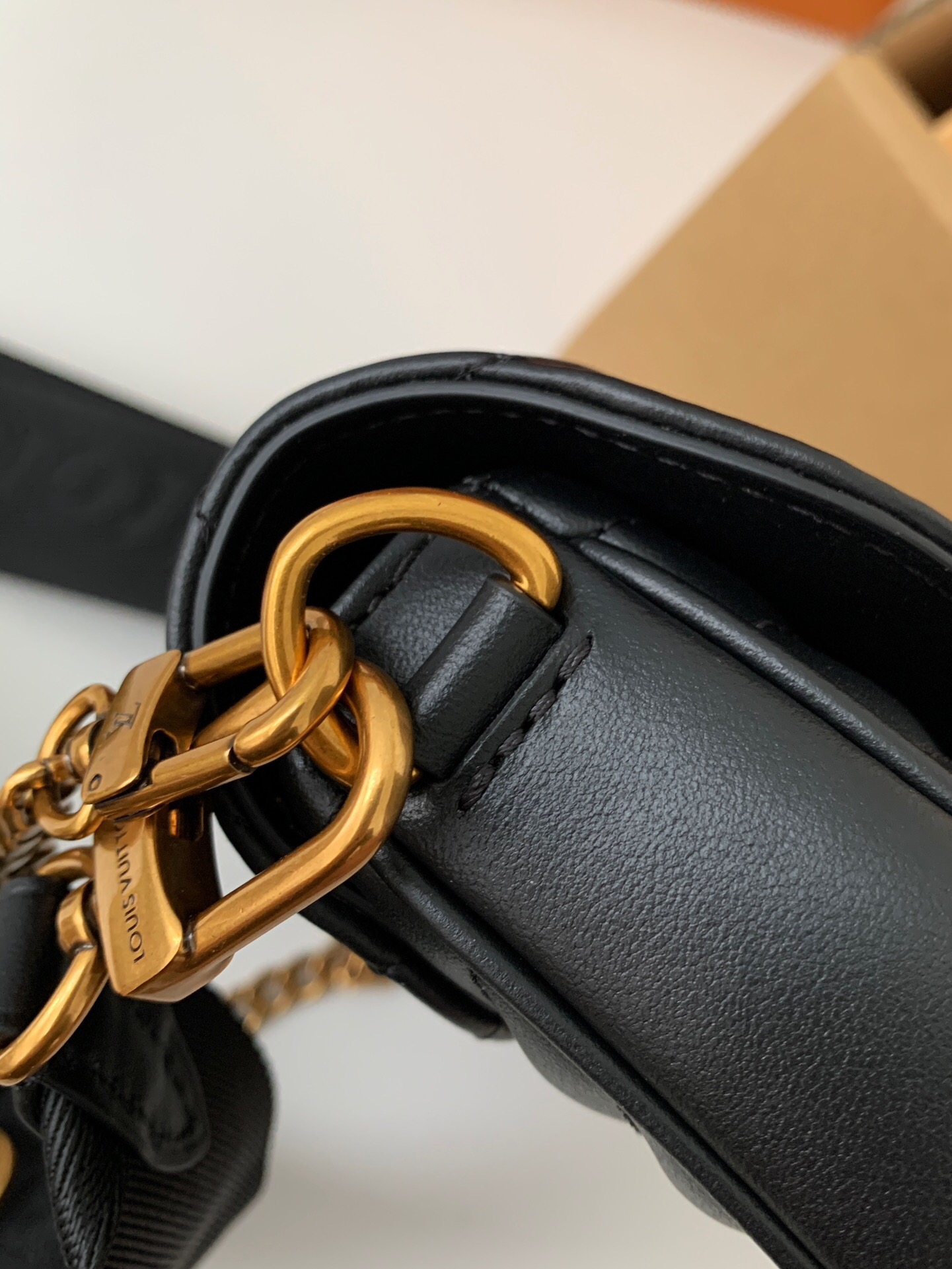 l0*is V*t0n new wave bag-19*14*5cm