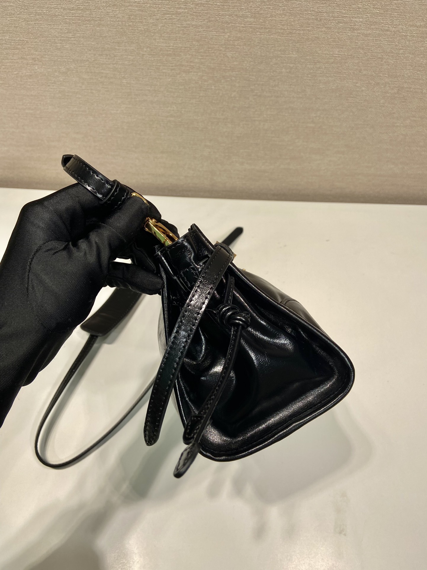 Pra*a lussolf oil waxed bag 1ba215-26*14*12cm