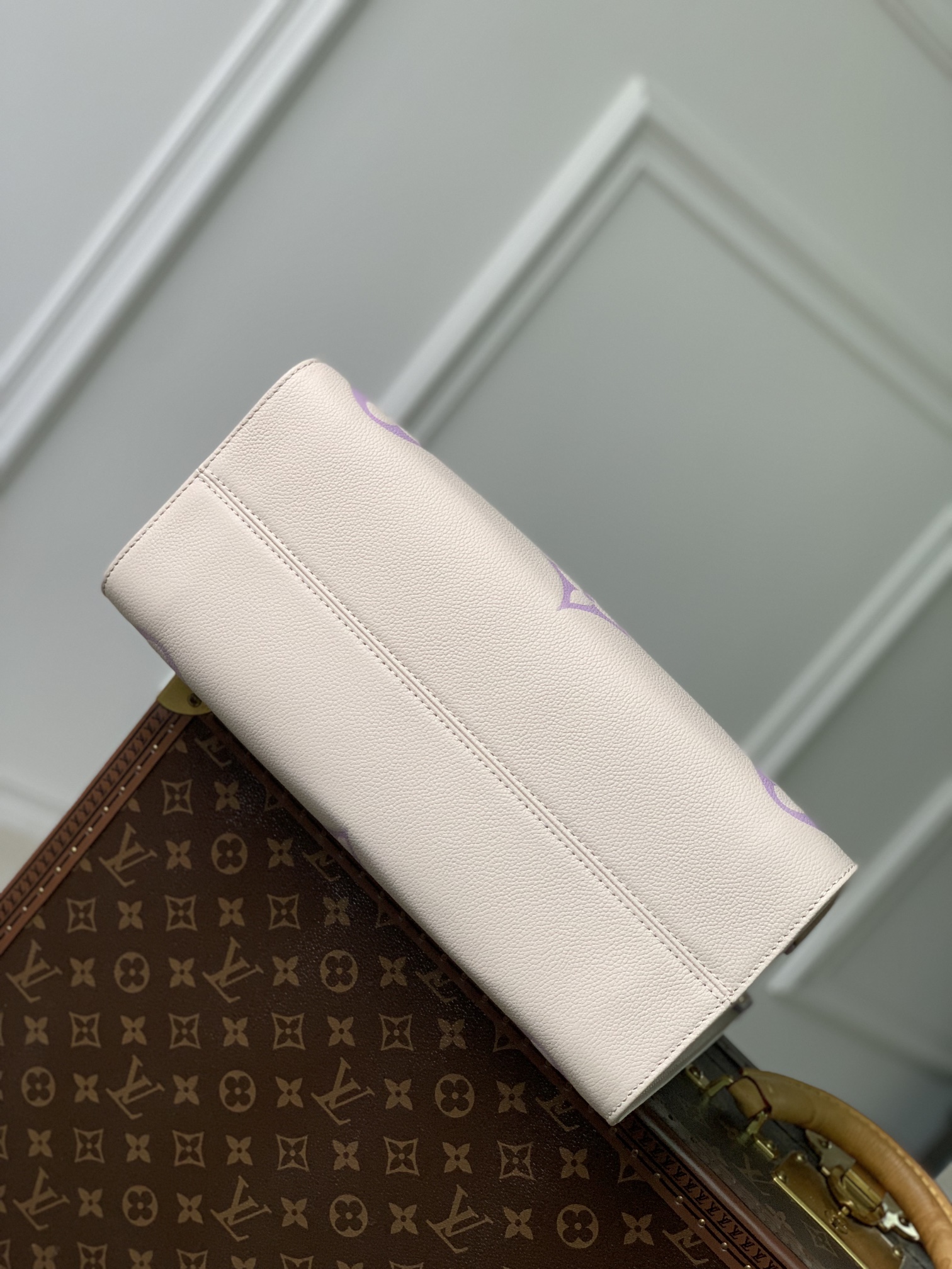 l0*is V*t0n by the pooll onthego handbag-35*27*14cm