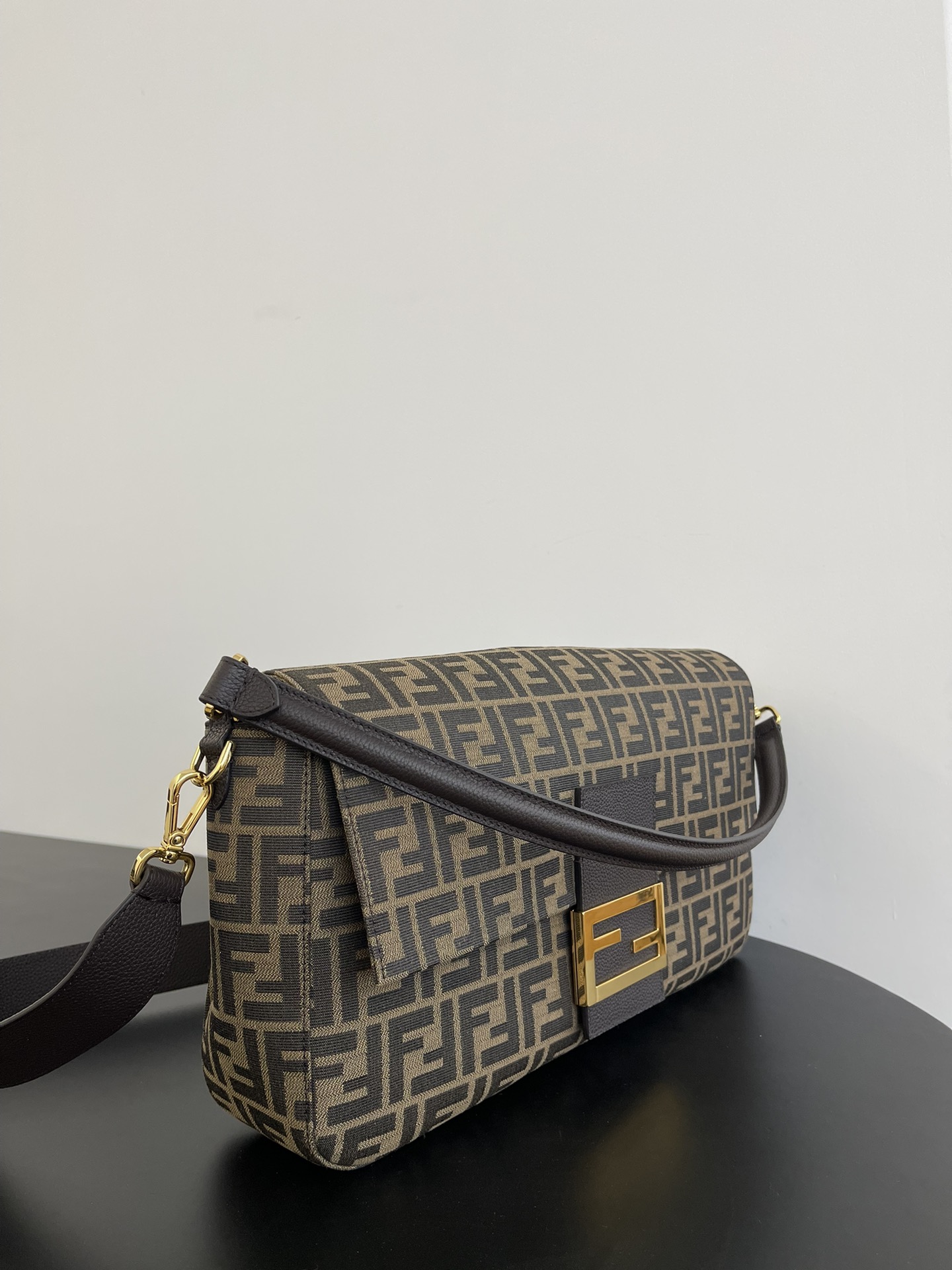 F**di large baguette bag-40x8x22cm