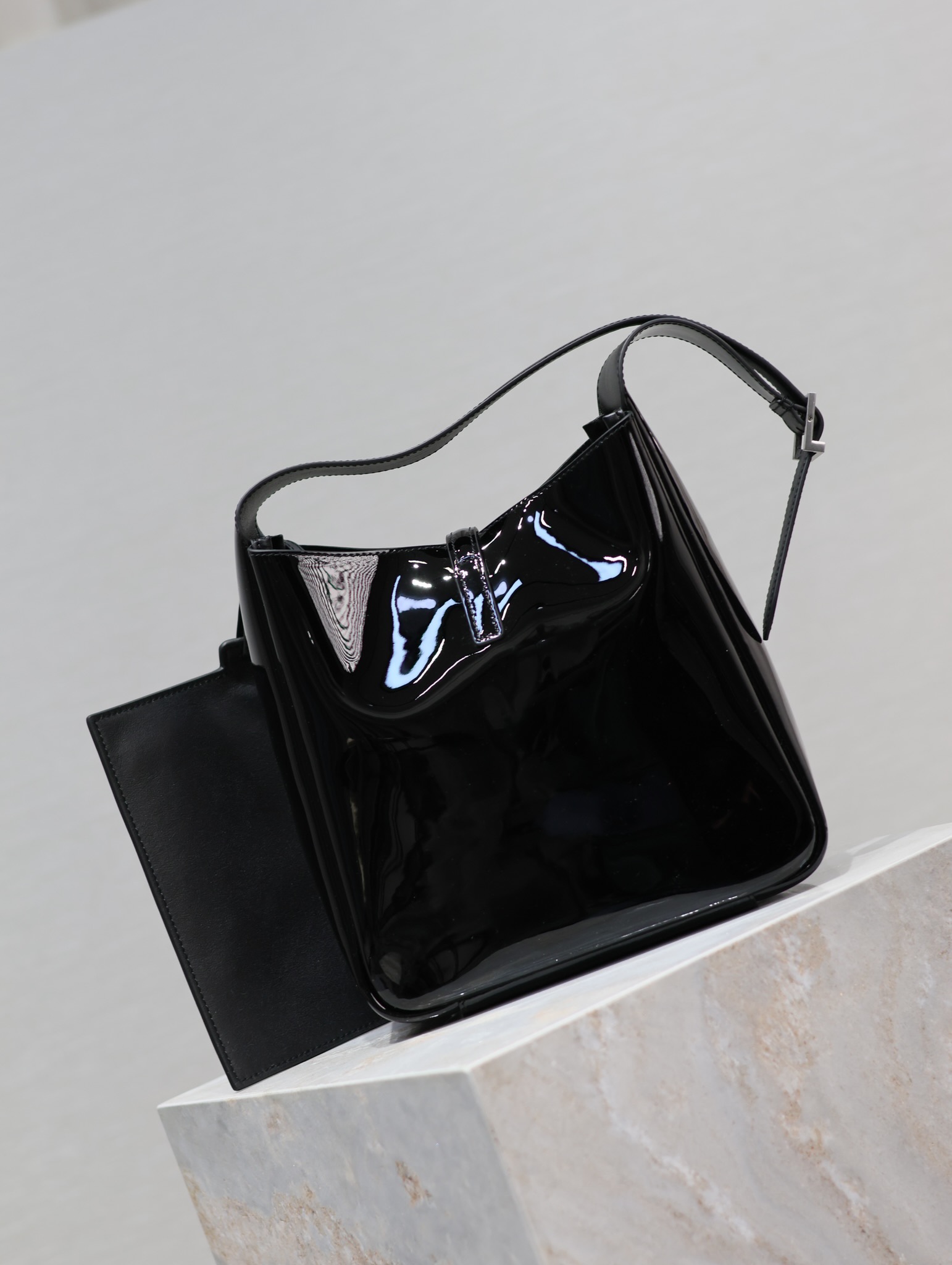Y*L le5a7 vintage bag-23×22×8.5cm