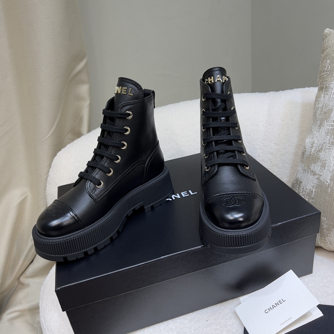 Ch@nel Boots