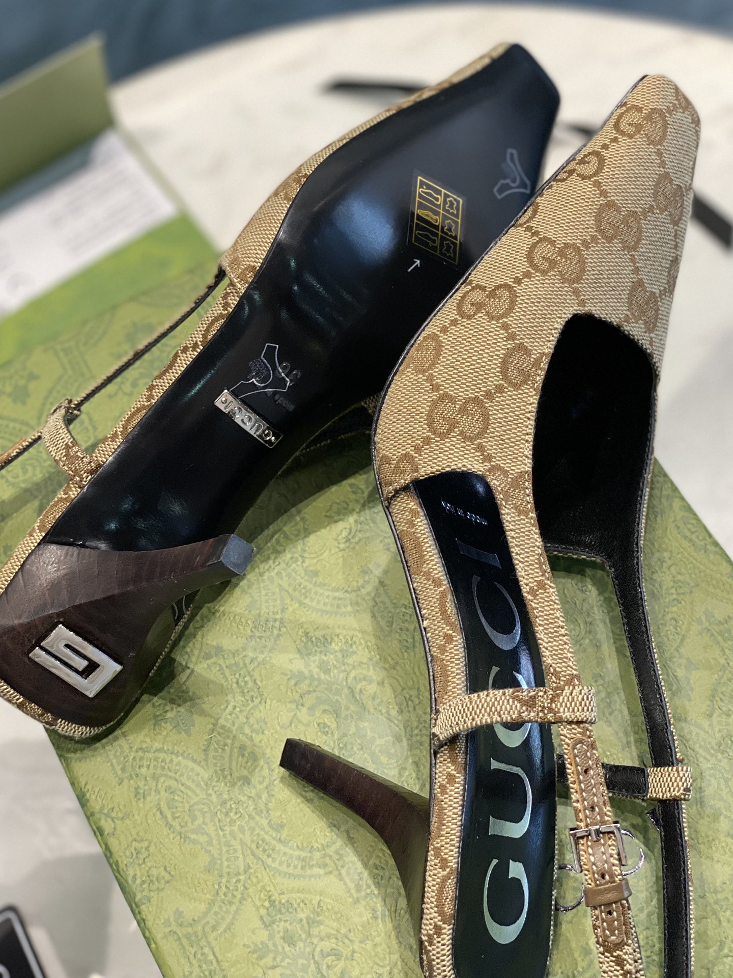 G*u*i heels-7.5cm