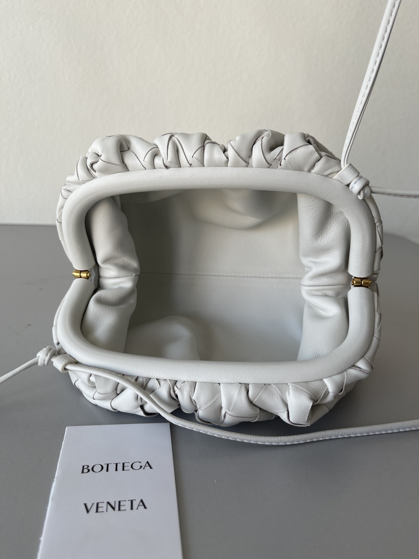 b0tte*a Ven*ta the pouch bag-22*9cm