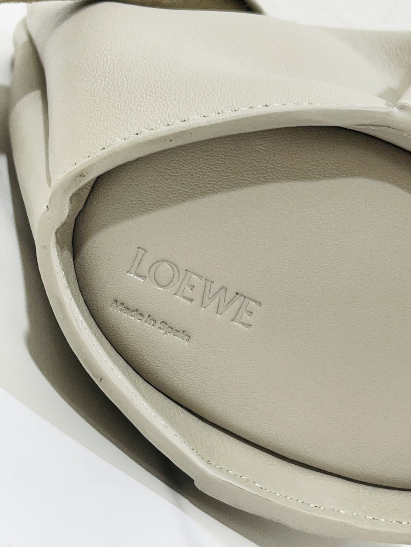 L0ew* bag-18.5*16*9cm