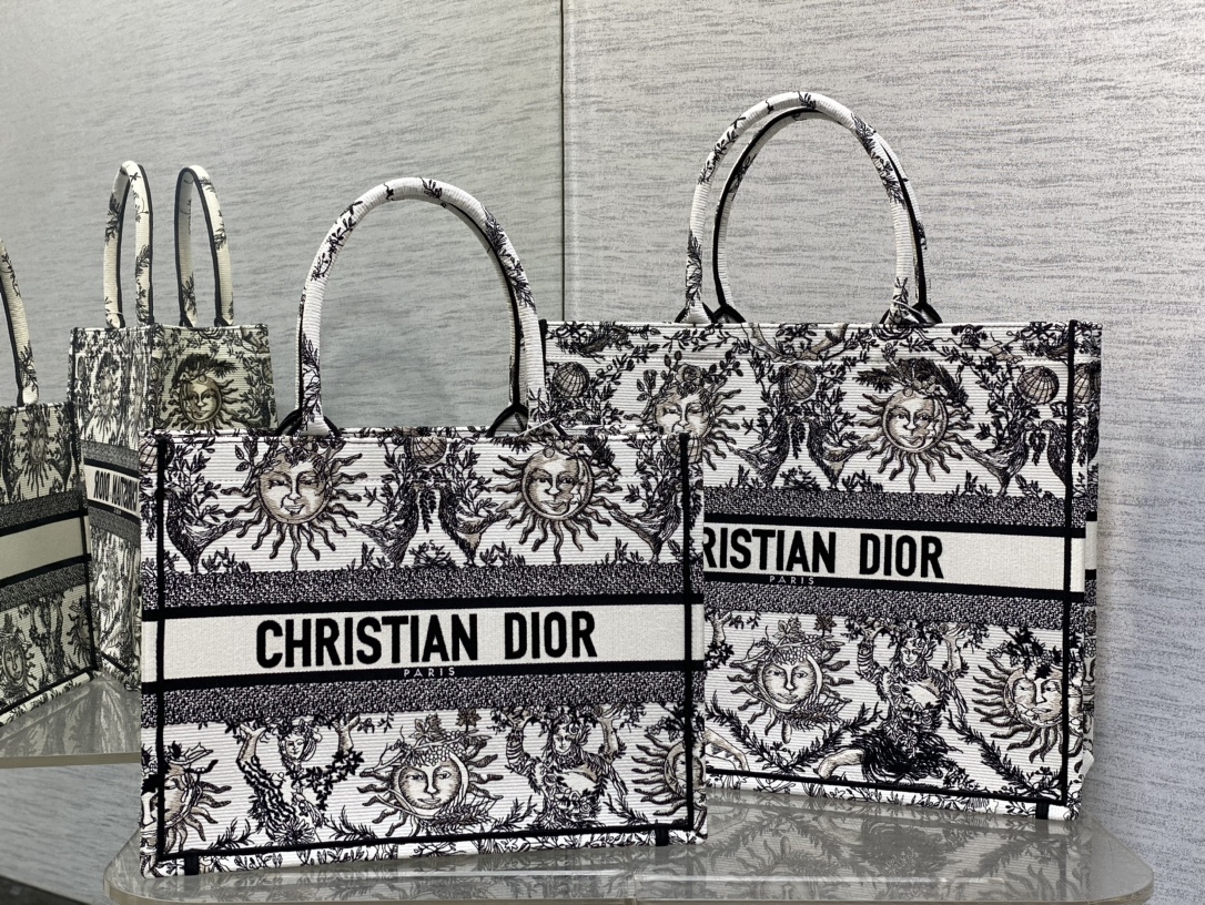 D*or book tote