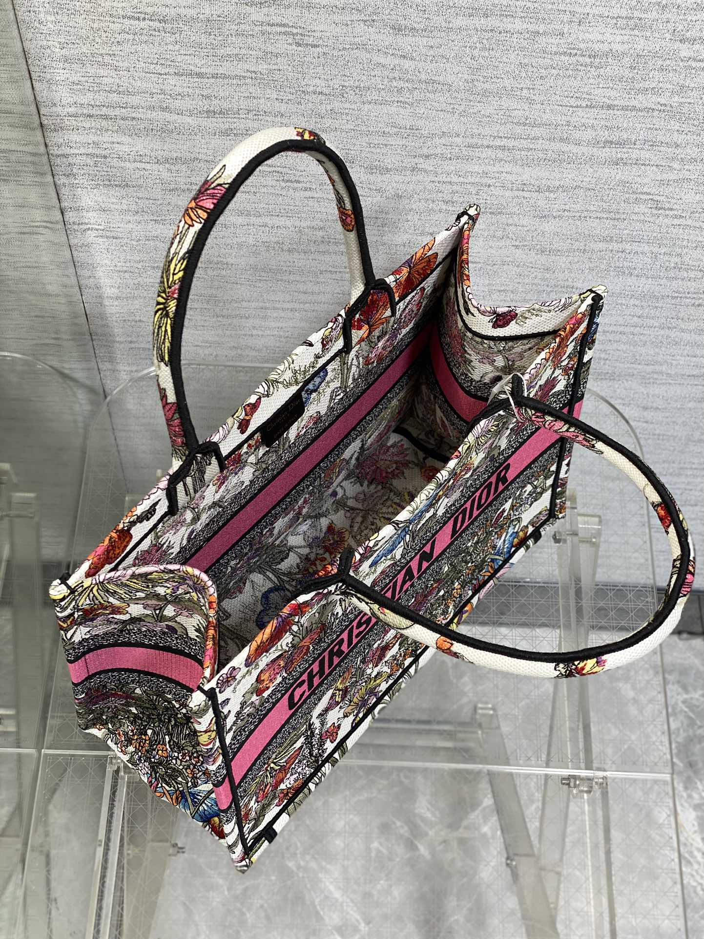 D*or book tote