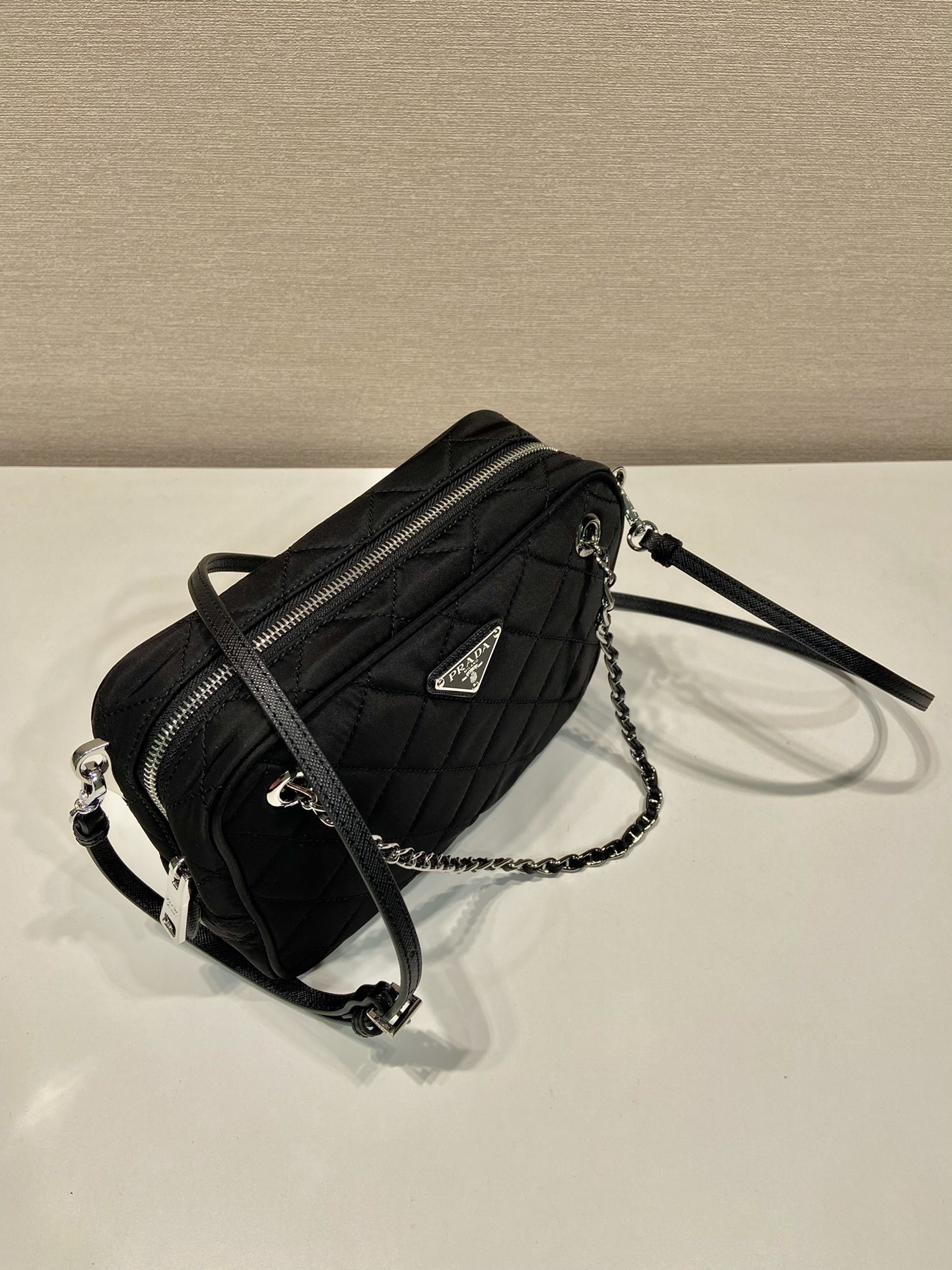 Pra*a 1bd642 vintage camera bag-22*16*6.5cm