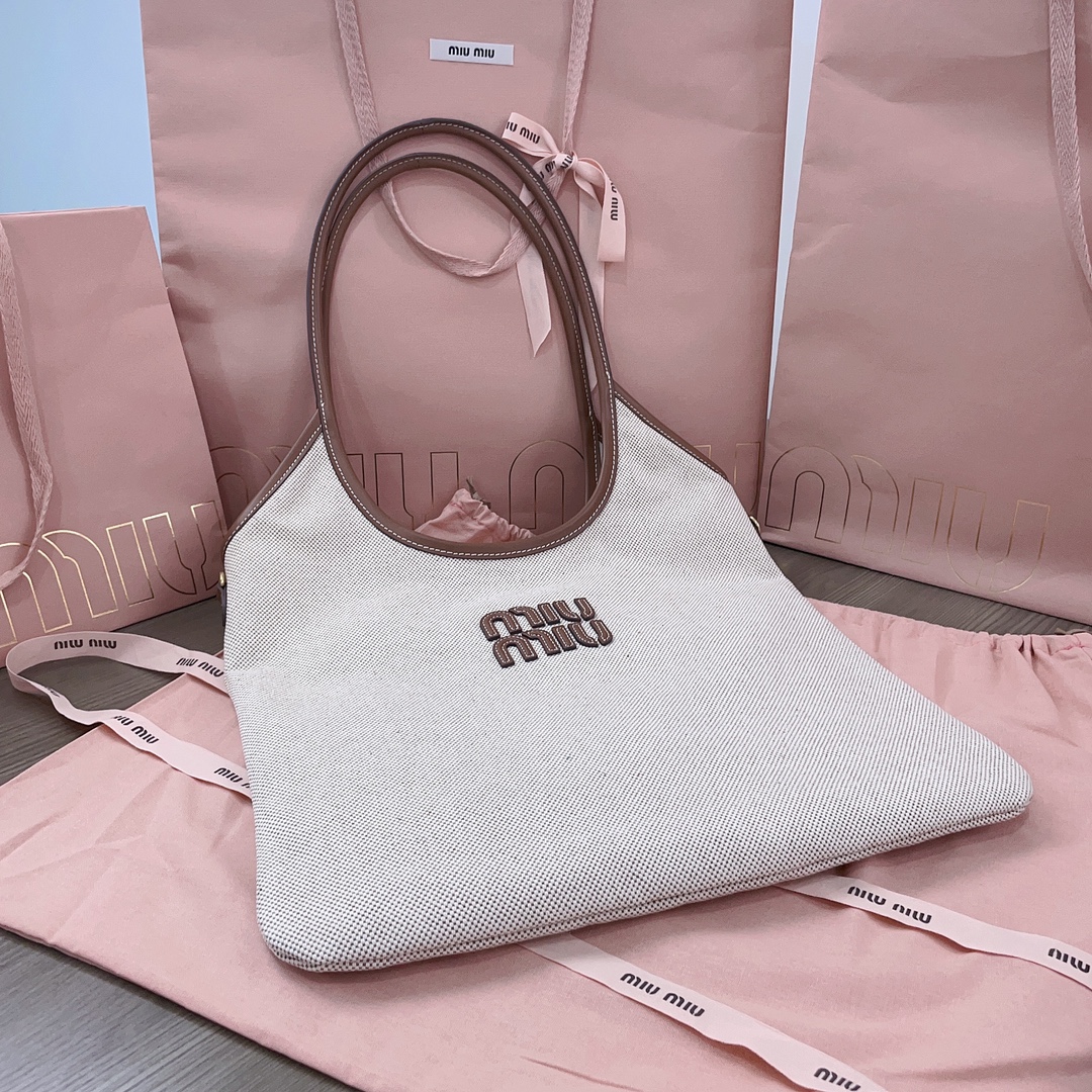 M*um*u tote-35 x 40cm