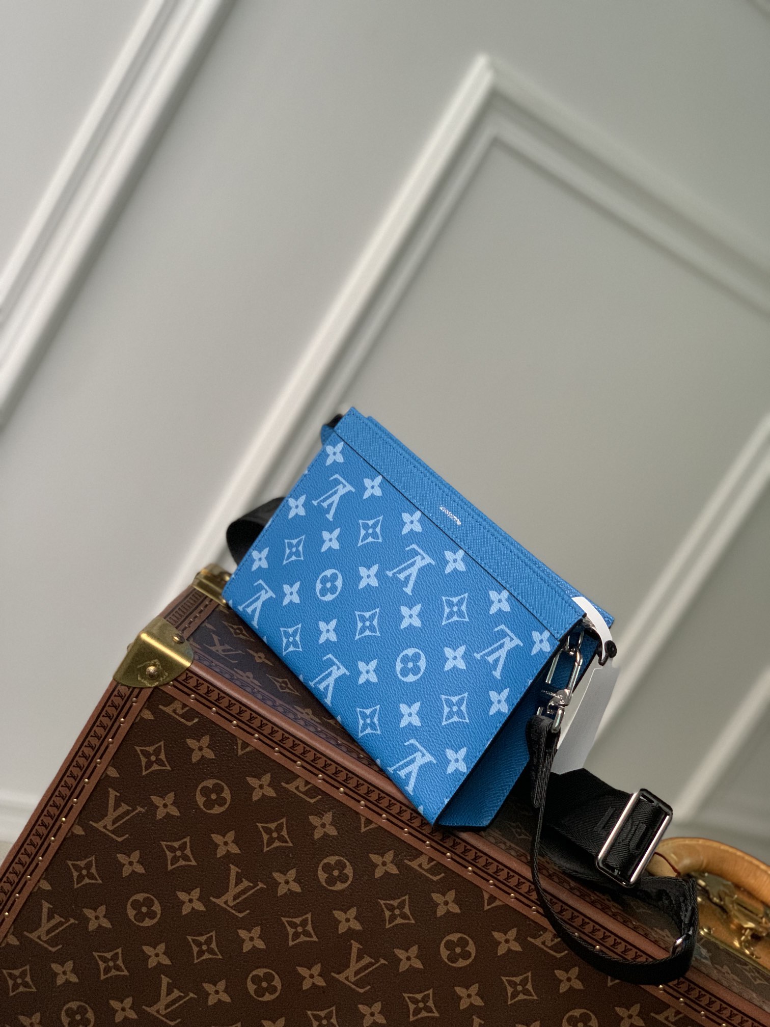 l0*is V*t0n alpha wearable bag-m22481-18.5 x 11.0 x 6.5cm