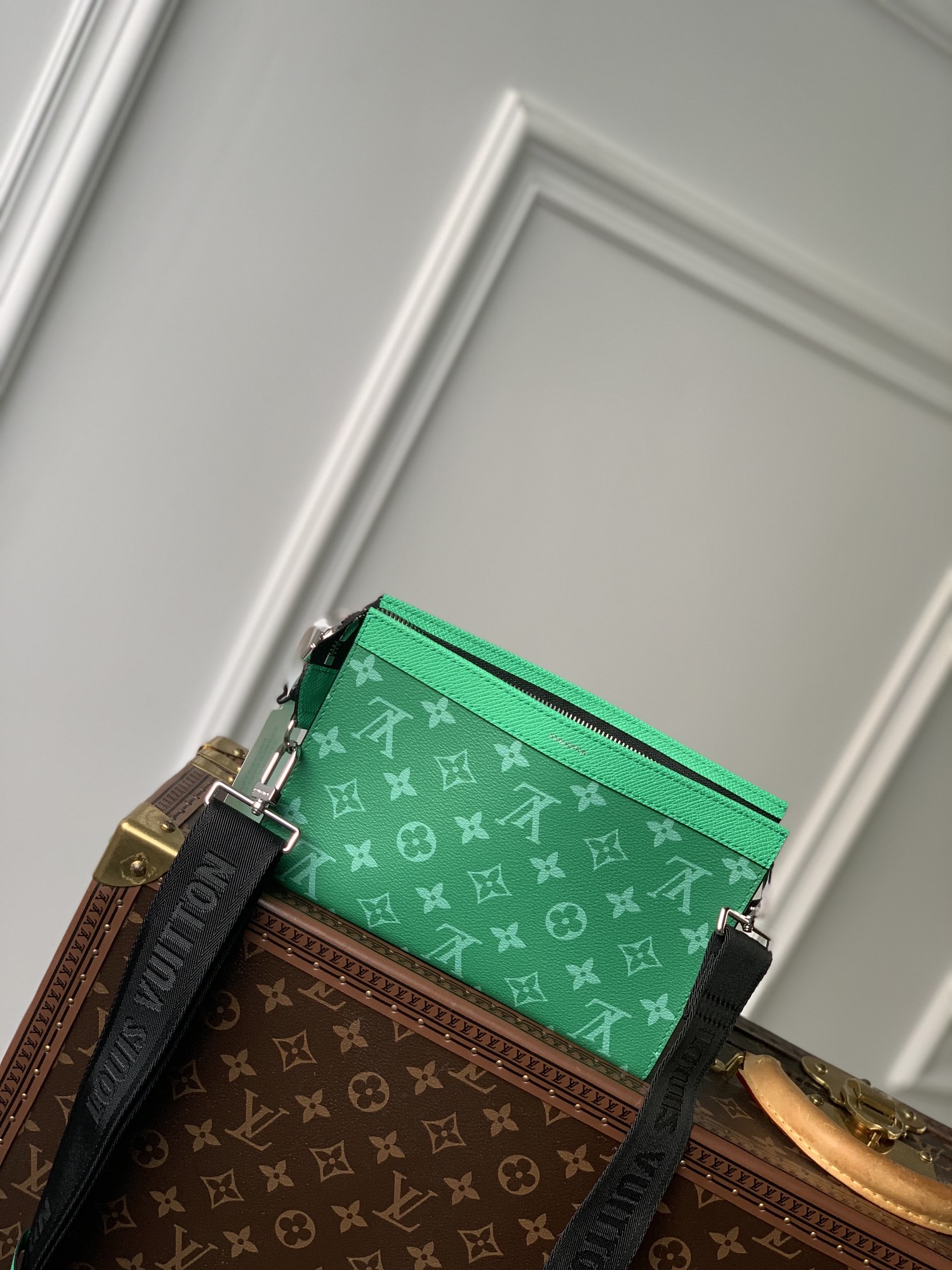 l0*is V*t0n alpha wearable bag-m22481-18.5 x 11.0 x 6.5cm