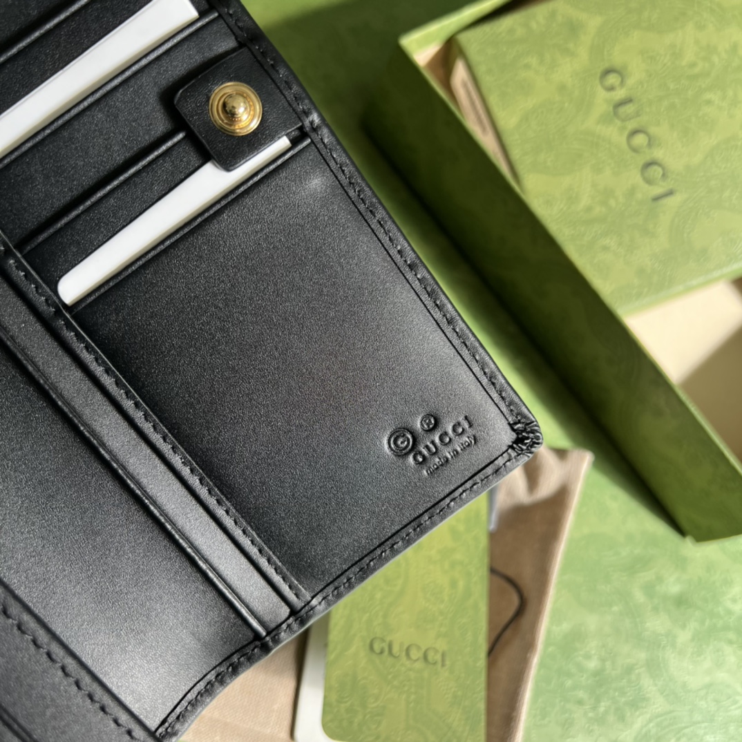 G*u*i wallet-19*10*2cm