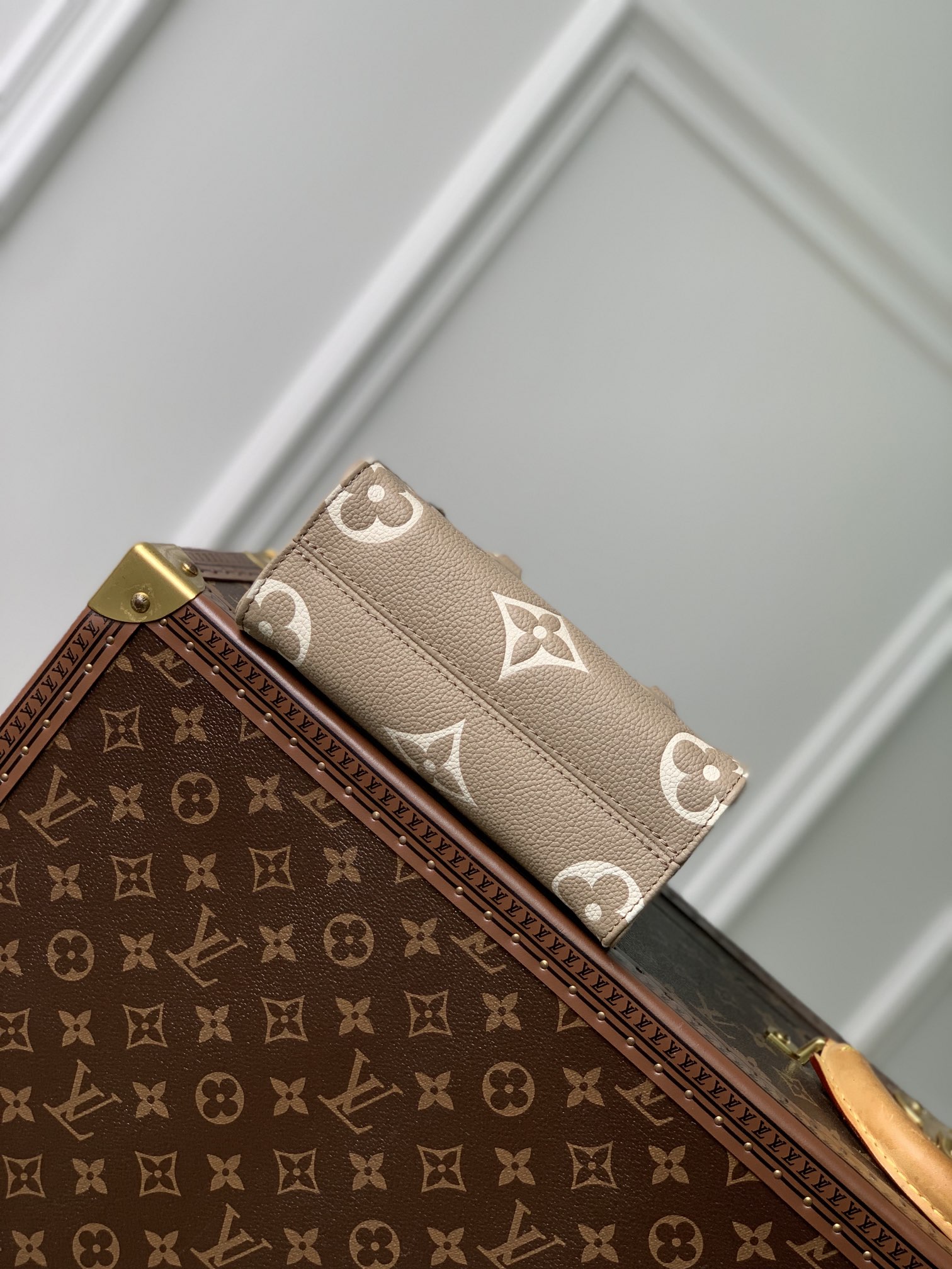 l0*is V*t0n onthego bb handbag-18*15*8.5cm