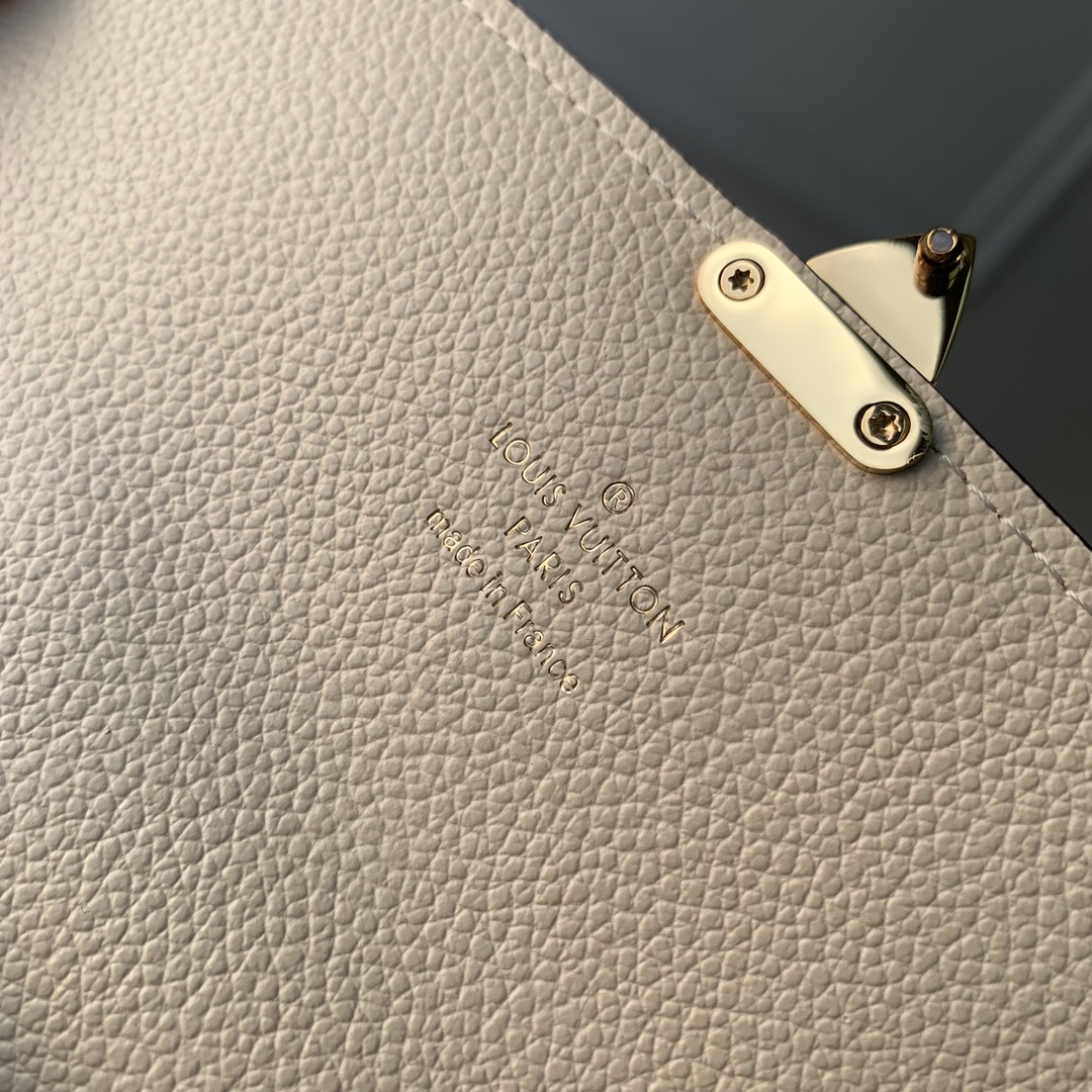 l0*is V*t0n wallet-19*11*3cm