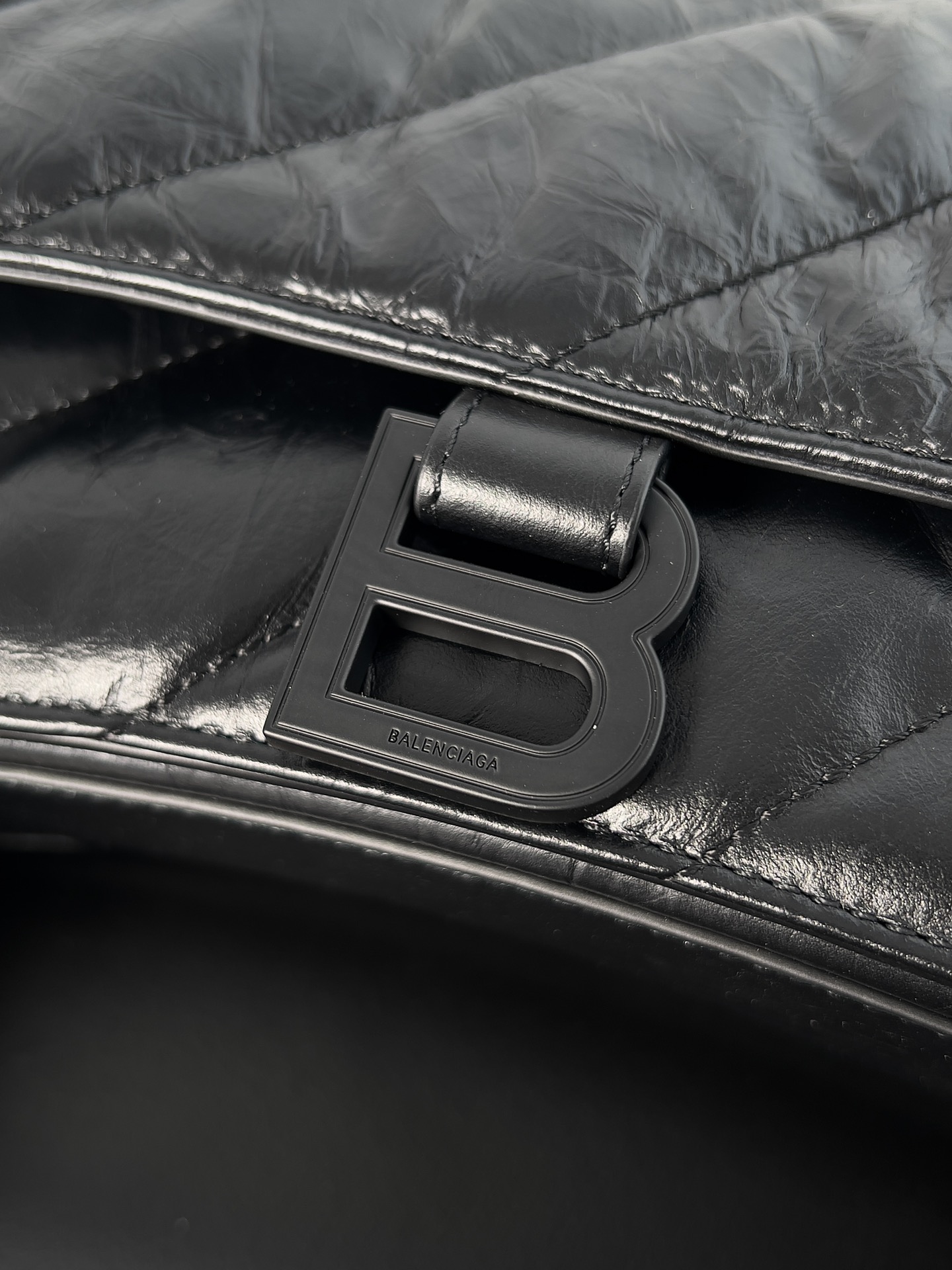Ba*len*cia*ga crush chain bag-25.5*10*15.5cm