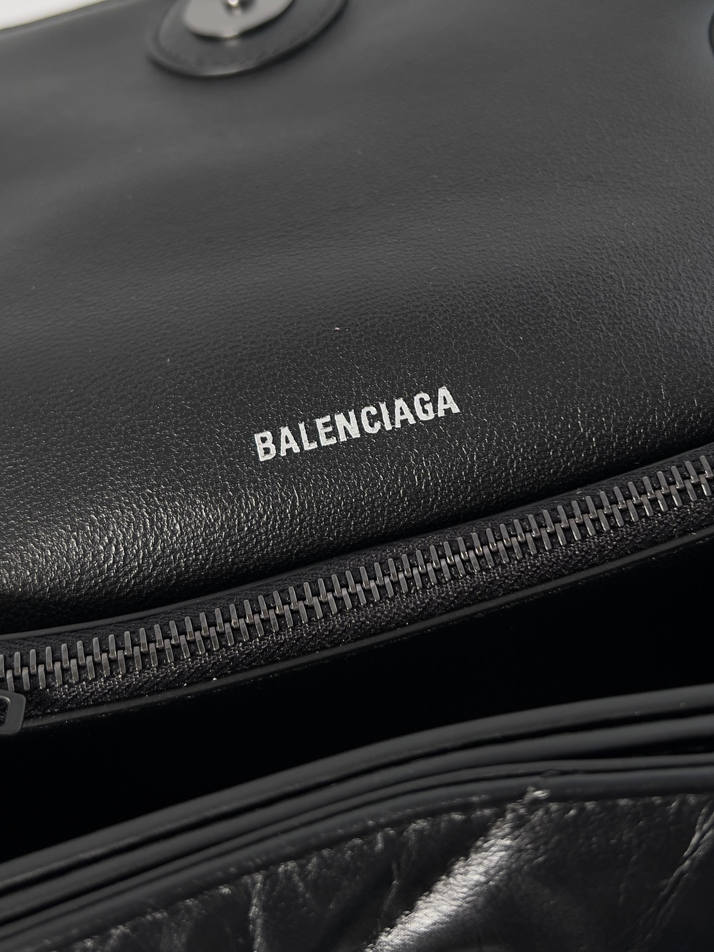 Ba*len*cia*ga crush chain bag-25.5*10*15.5cm