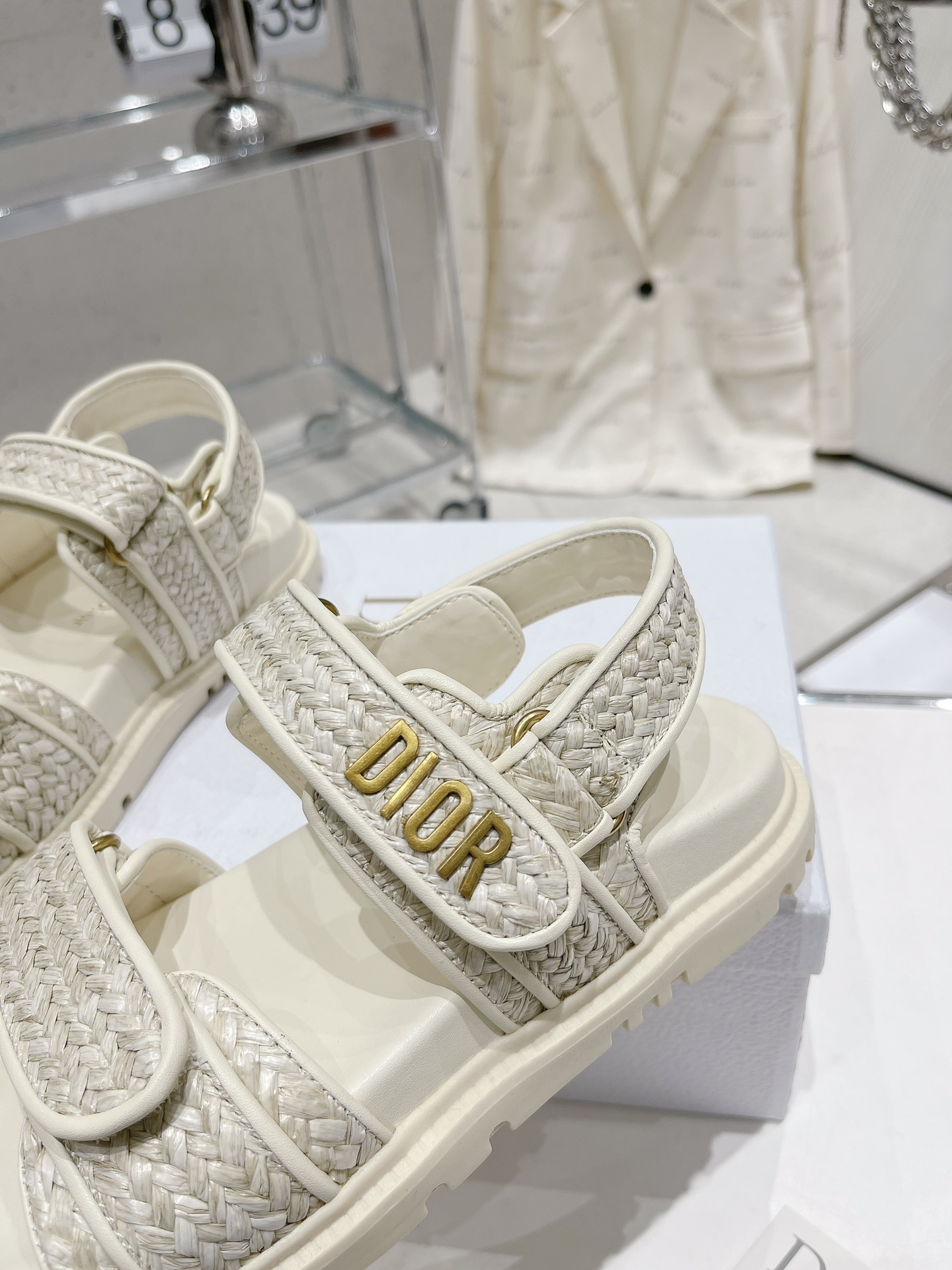 D*or sandals