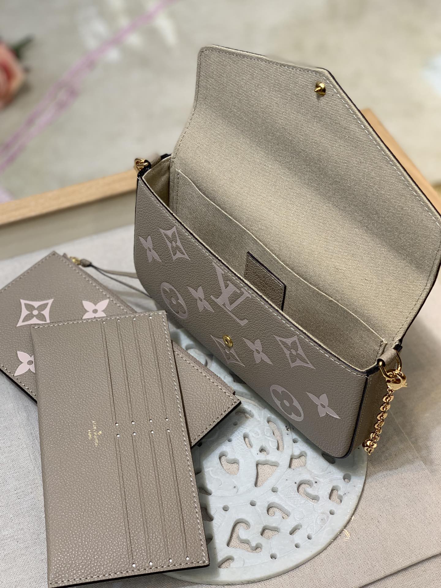 l0*is V*t0n m83589 pochette félicie wallet -21*12*3cm