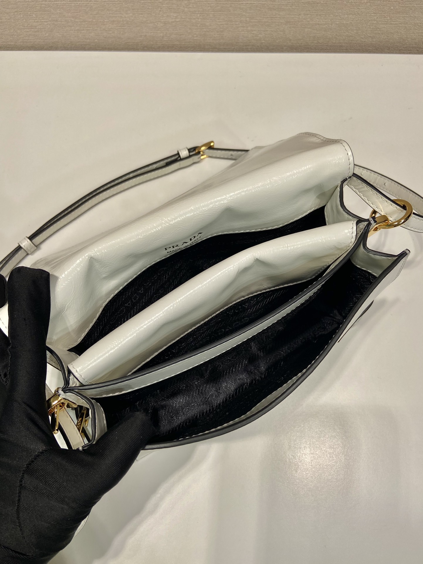 Pra*a 1bd082 messenger bag-23*15*8.5cm